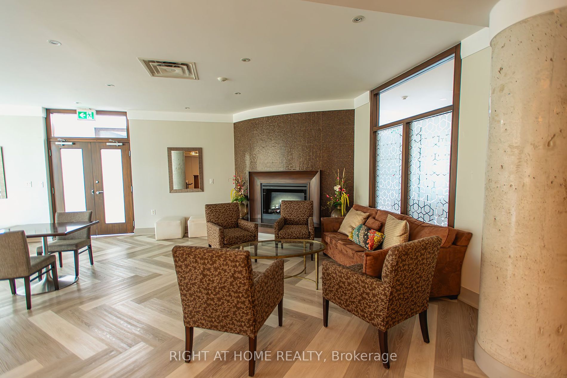 3830 Bathurst St 805