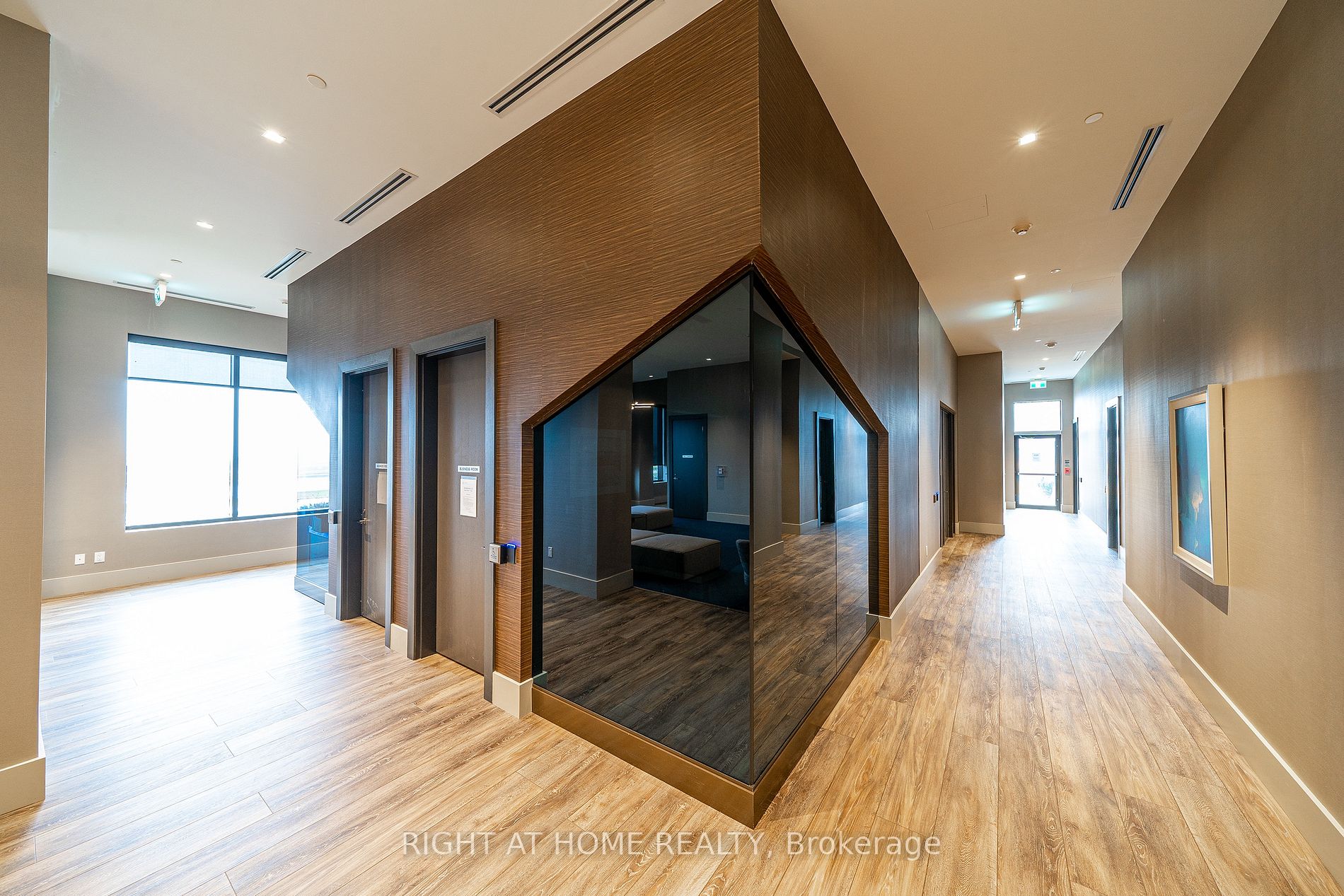 2550 N Simcoe St 2015