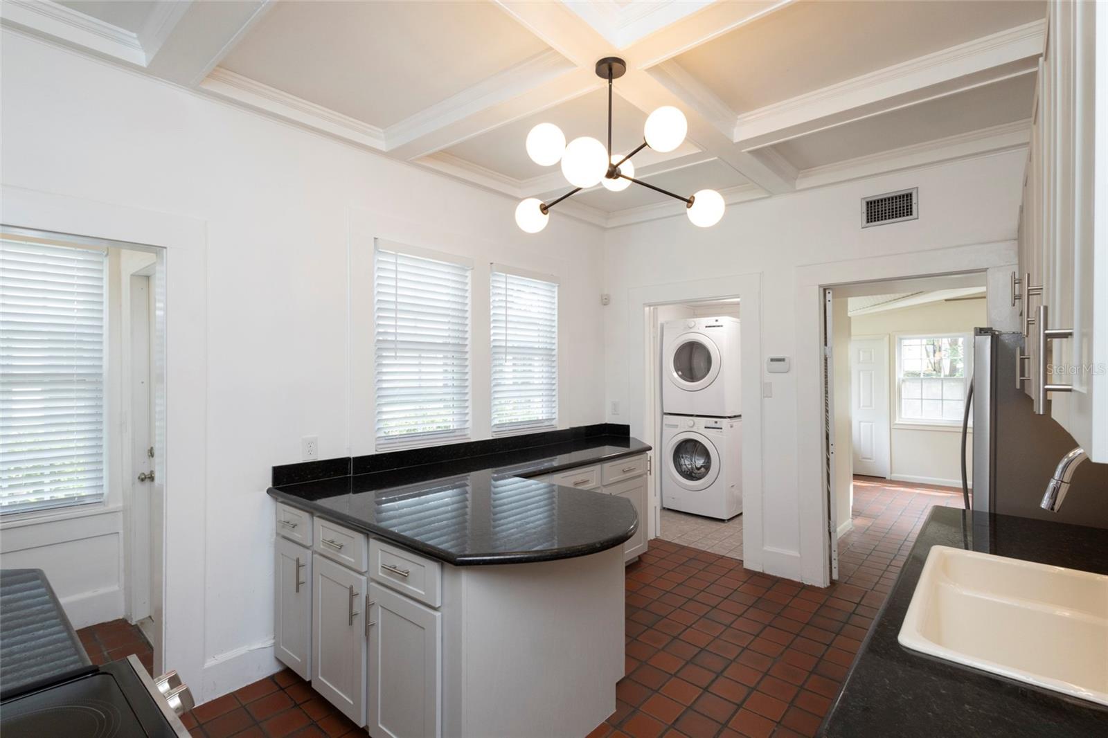 3012 W Sitios Street