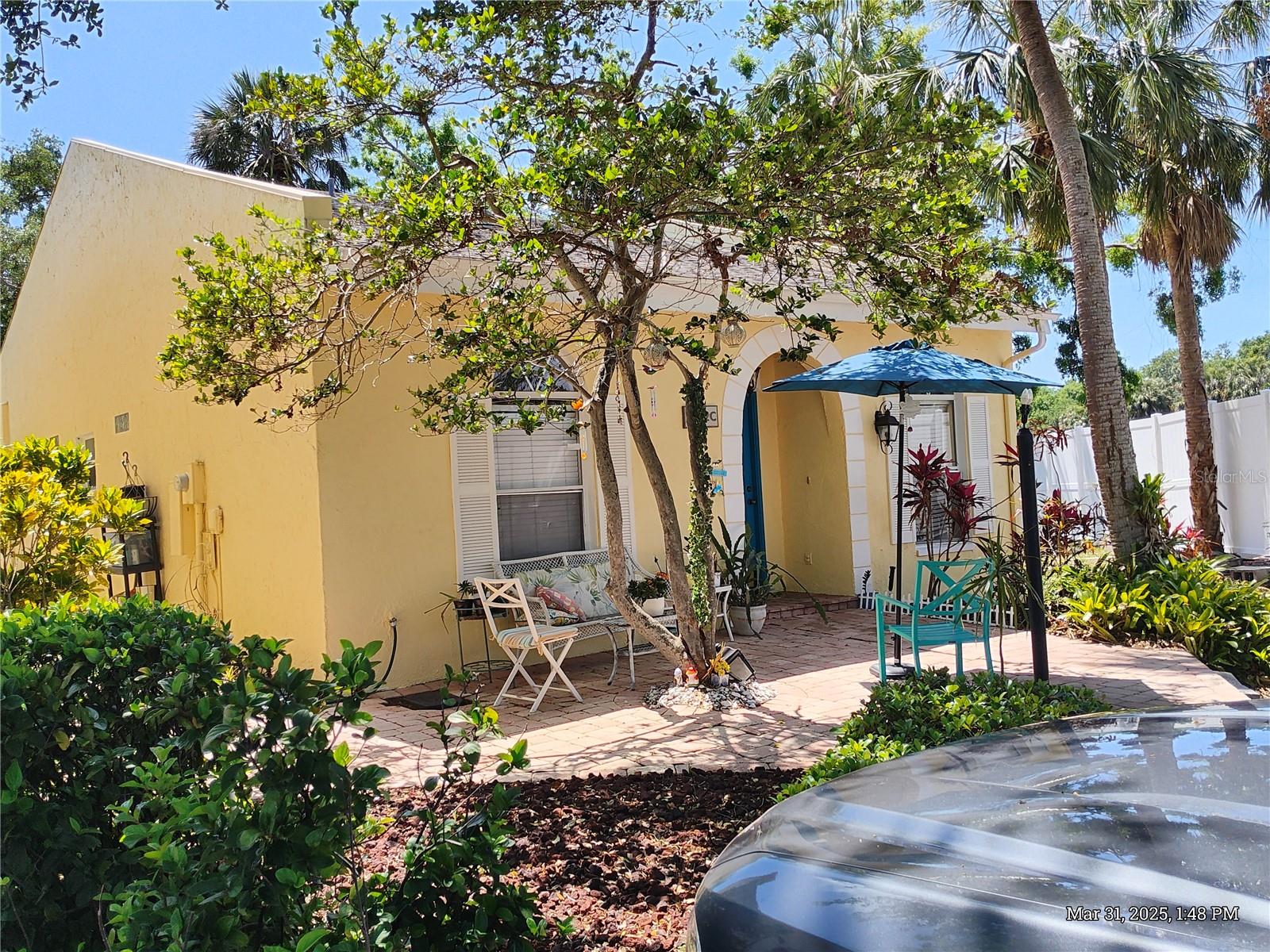 NEW! $10,000. Market Price Adjustment! Perfect home to update and make your own in the heart of South Tampa, SoHo/Hyde Park just blocks to Bayshore Blvd, S. Howard Ave district and close to Hyde Park Village.
This unique stand-alone Villa with 2 bedrooms, 2 full baths is spacious and comfortable positioned at the end of a private non-thru street. It has a split bedroom plan with 1281 SF so you have your privacy plus a large great room area to enjoy company! Galley kitchen that has a pass thru into the dining space and with a bright breakfast area. There are high ceilings and French doors to a large deck accessed from the Living room and Master bedroom. The Master suite also has a large walk-in closet, garden tub and separate shower. The second bedroom also has a walk-in closet plus the hall bath has tub with shower. There is a laundry closet and attic access with storage.
*** Please note that vacant interior pictures were taken before current tenant and show the home vacant for reference purposes.
Live in it as it is, do minimal updates or go all out and make it your personal palace! The area is very friendly for walks, biking and enjoy your favorite fury friend! Soho and Hyde Park have a special vibe to be out enjoying the Florida lifestyle. Rare opportunity to get a detached Villa in a cozy South Tampa community!