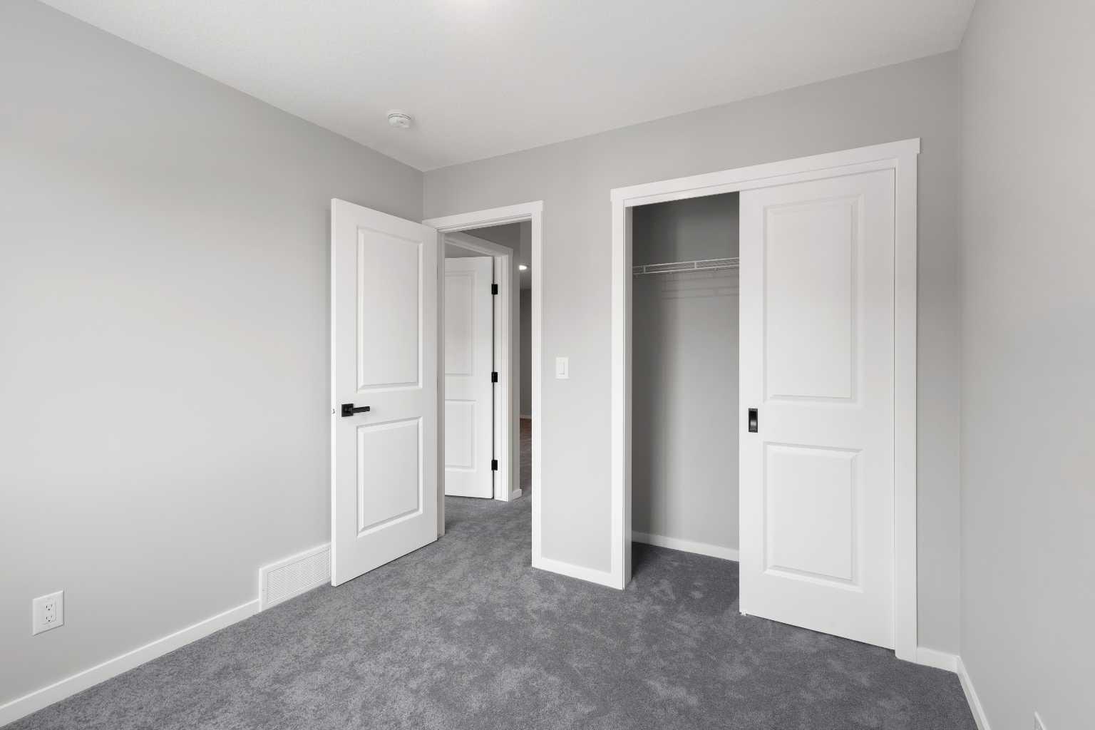 225 Yorkville Boulevard SW