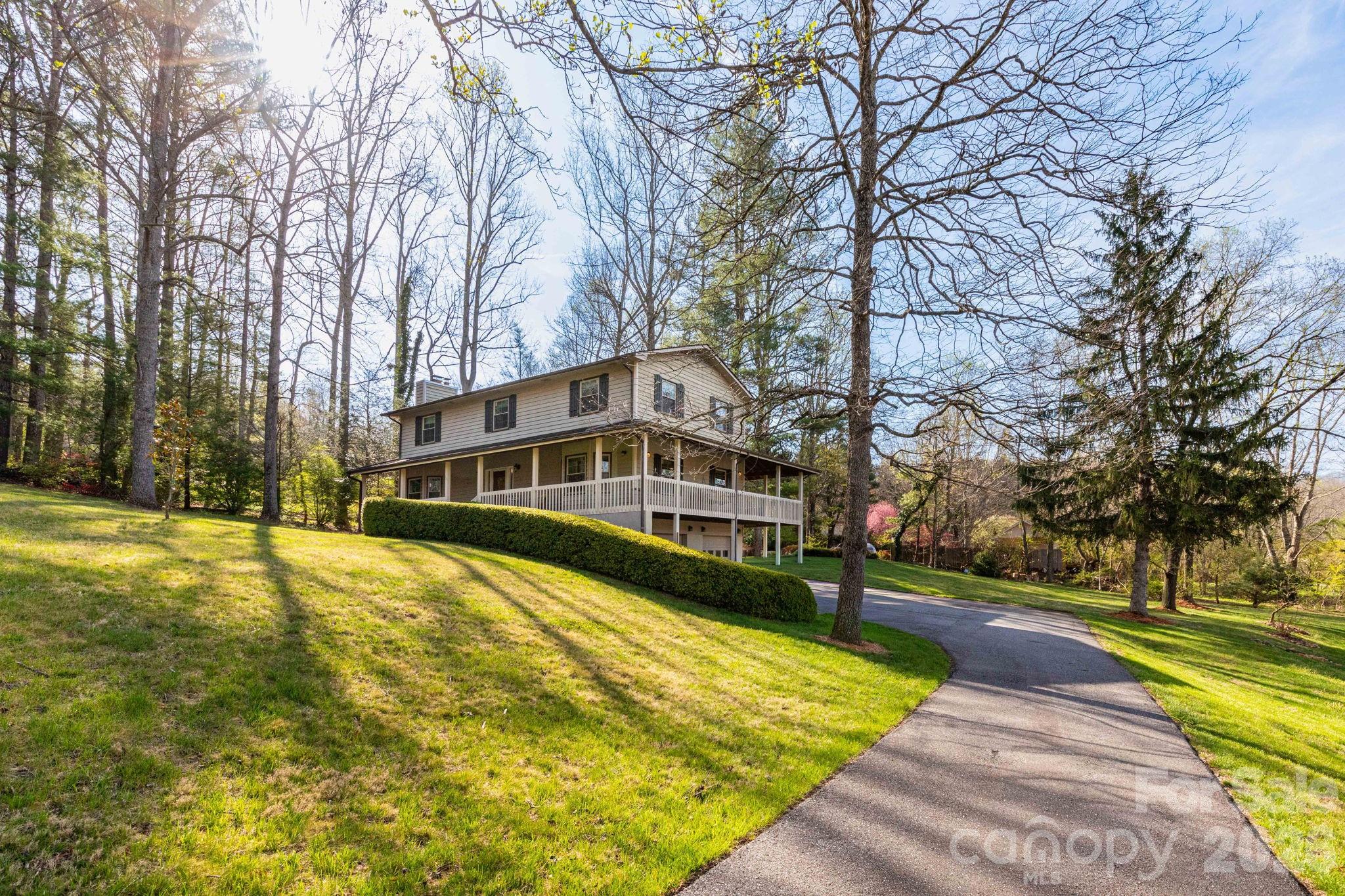 121 Churchill Downs Drive