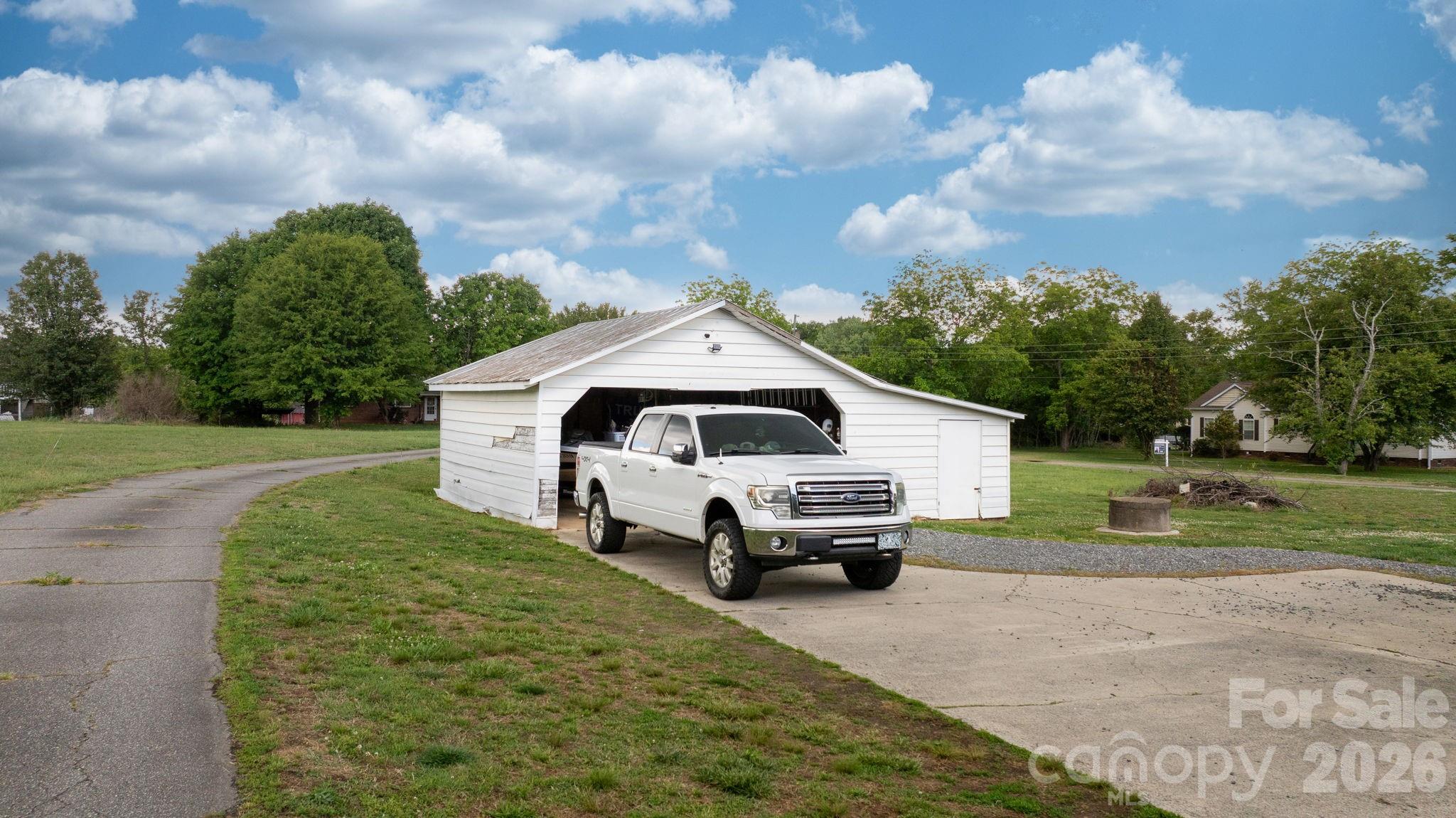 3941 Springs Road