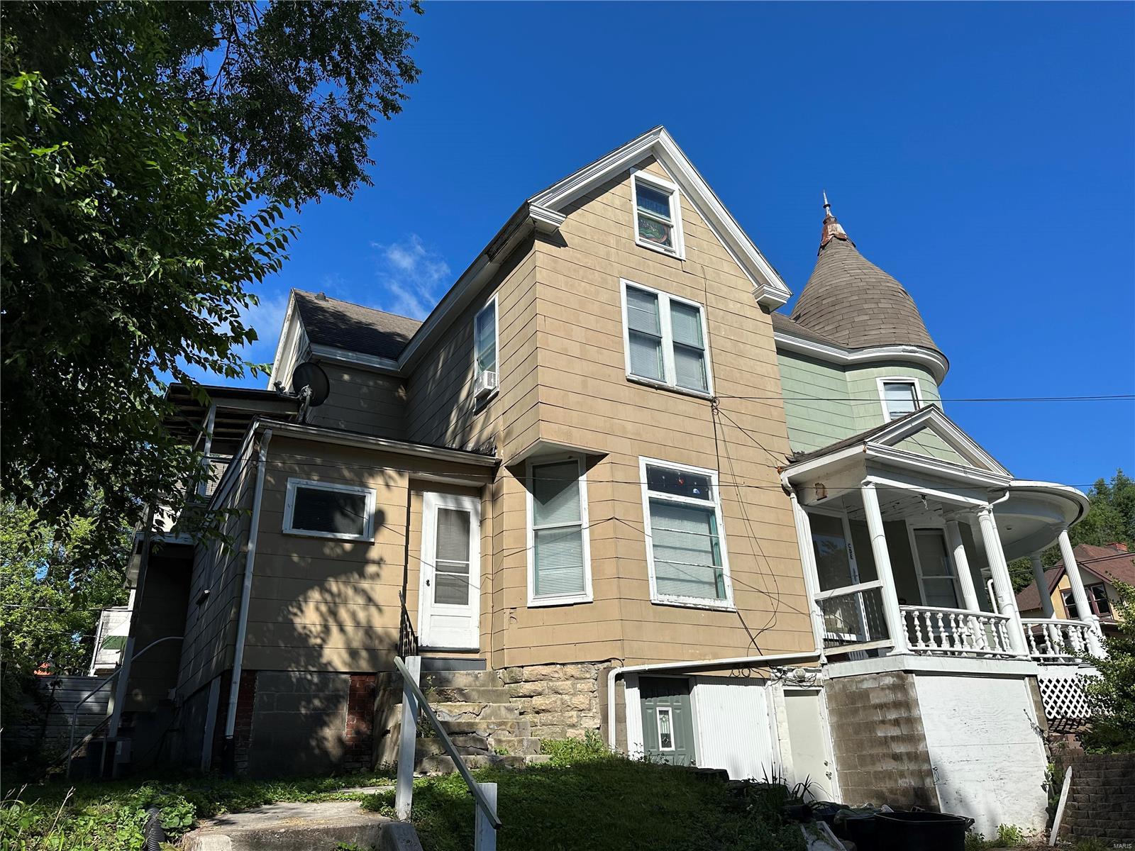 1101 Center Street