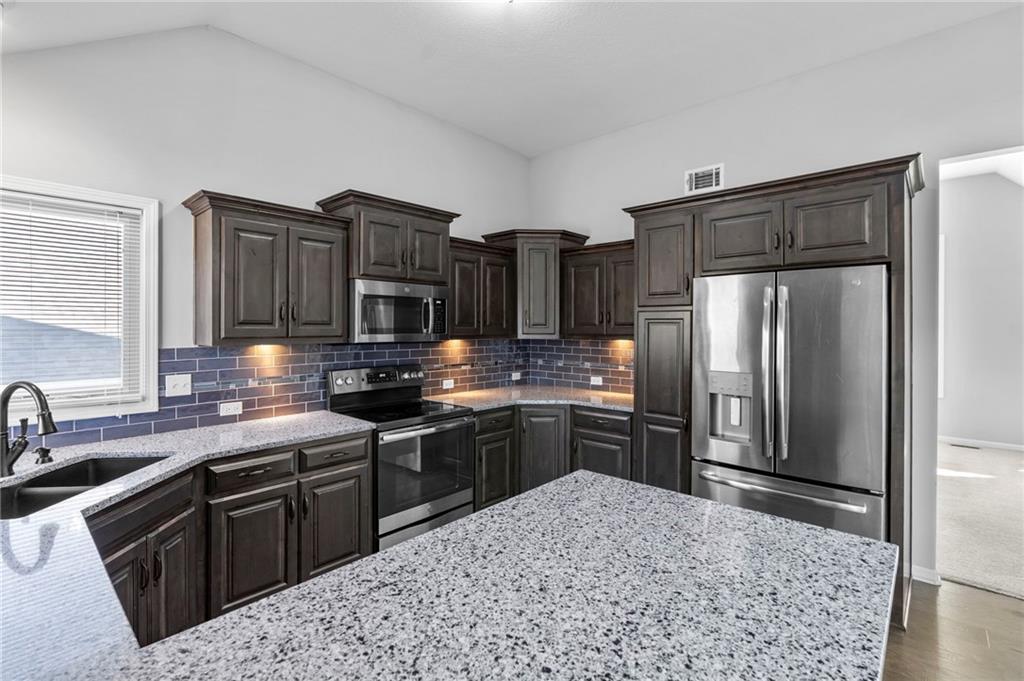 6720 N Cypress Avenue