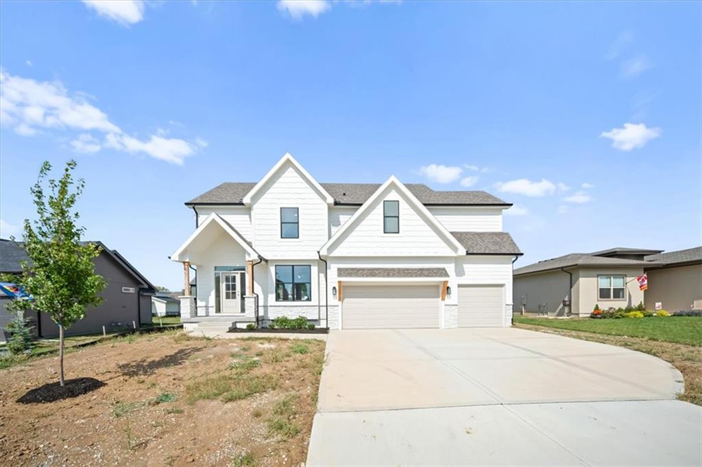 2614 SW Firefly Lane