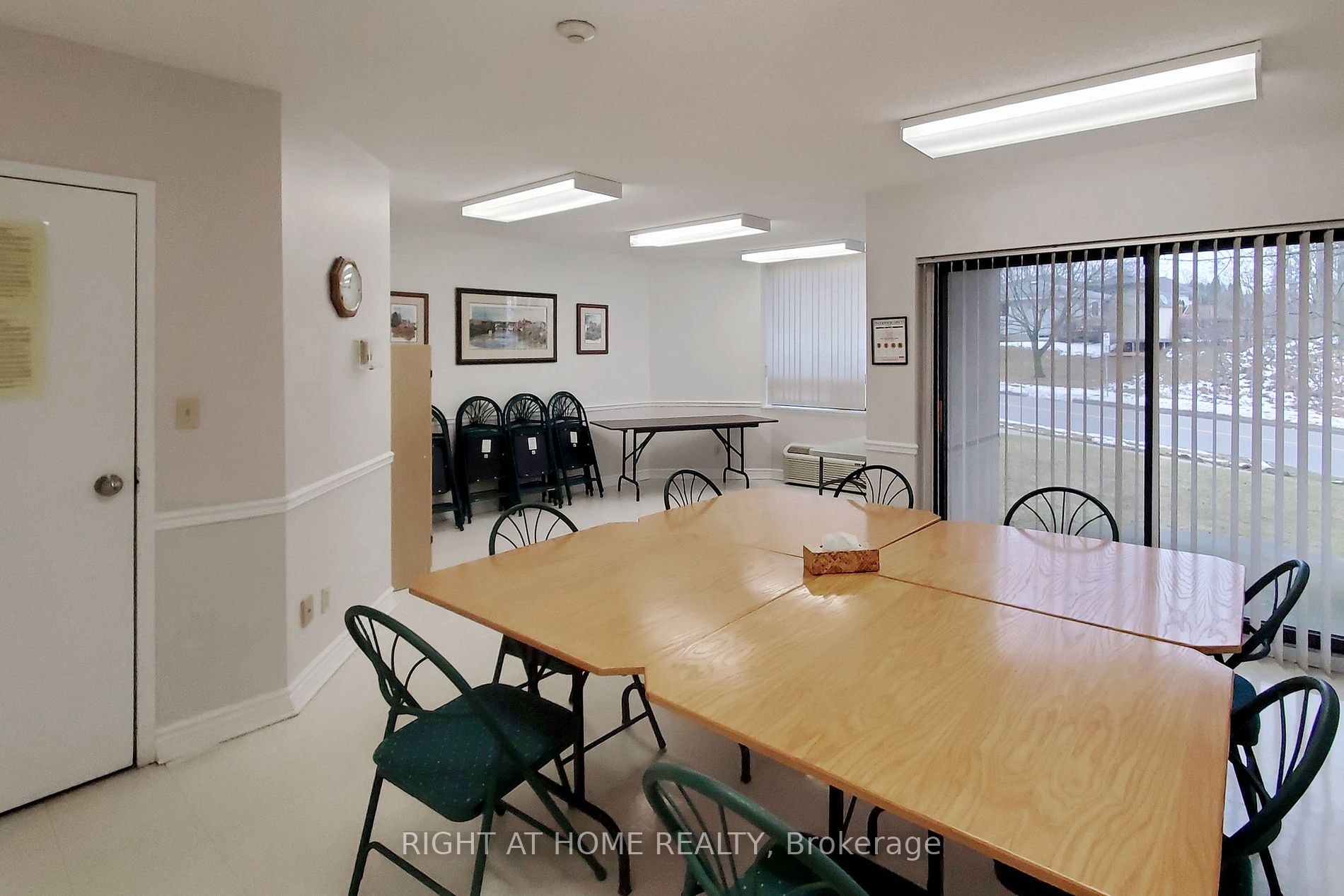 688 Preston Pkwy 403