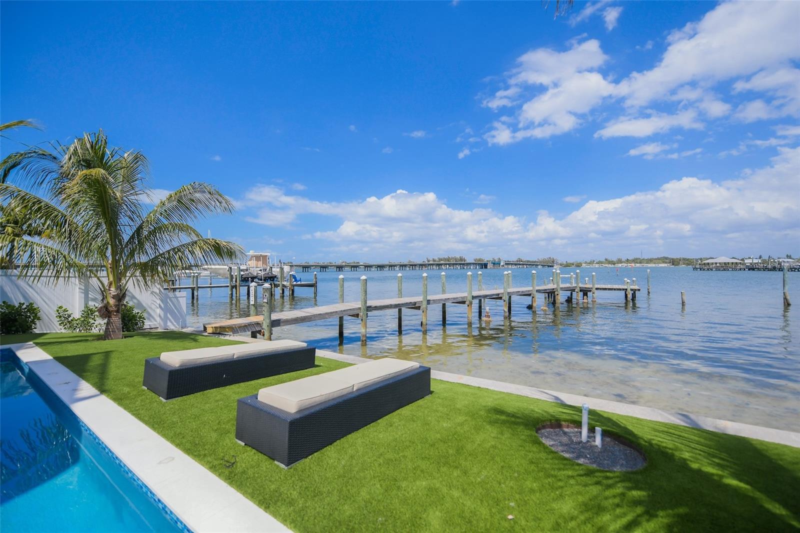 201 Bay Drive N
