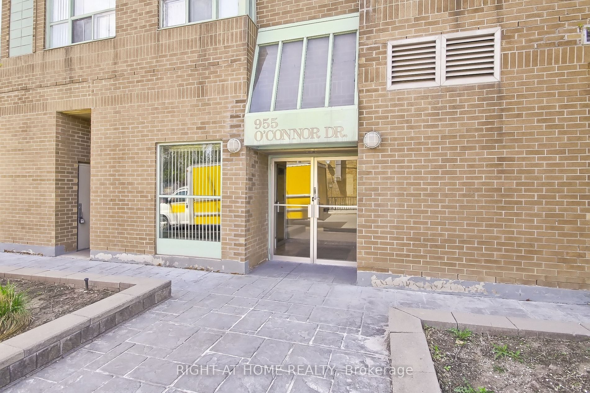 955 E O'connor Dr Ph7