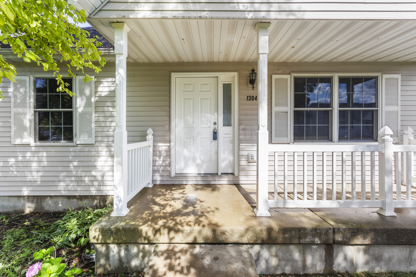 1304 S Abercorn