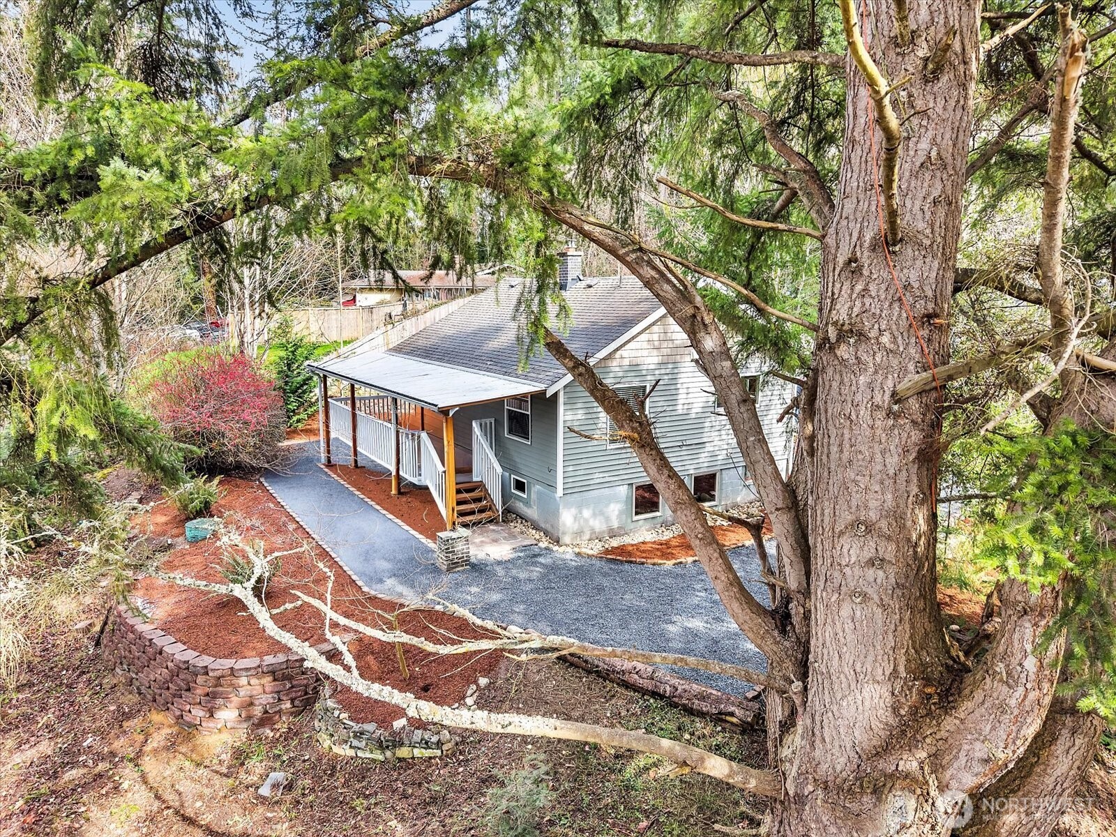 1819 Sunnyside Boulevard