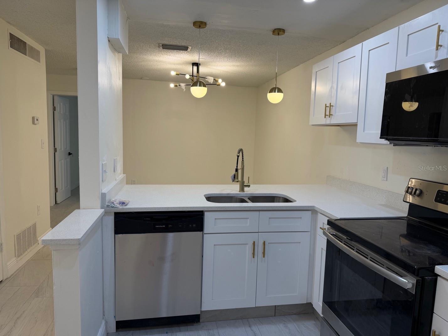 2711 Willow Run