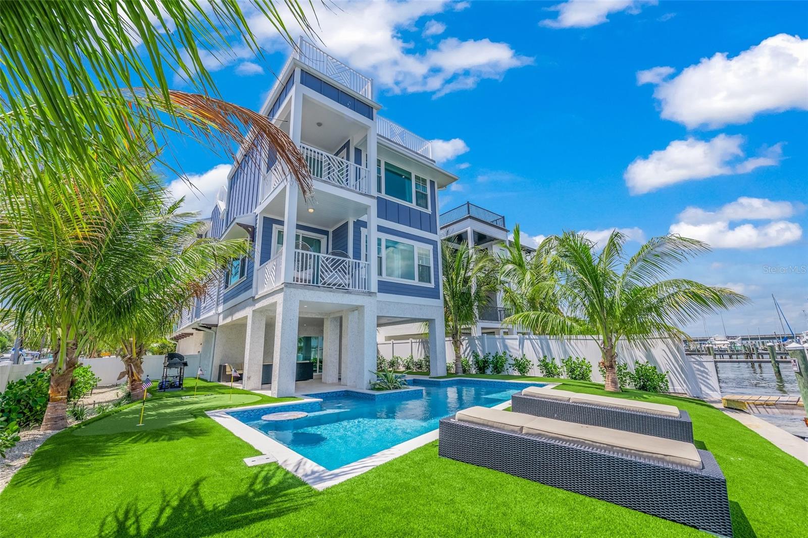 201 Bay Drive N