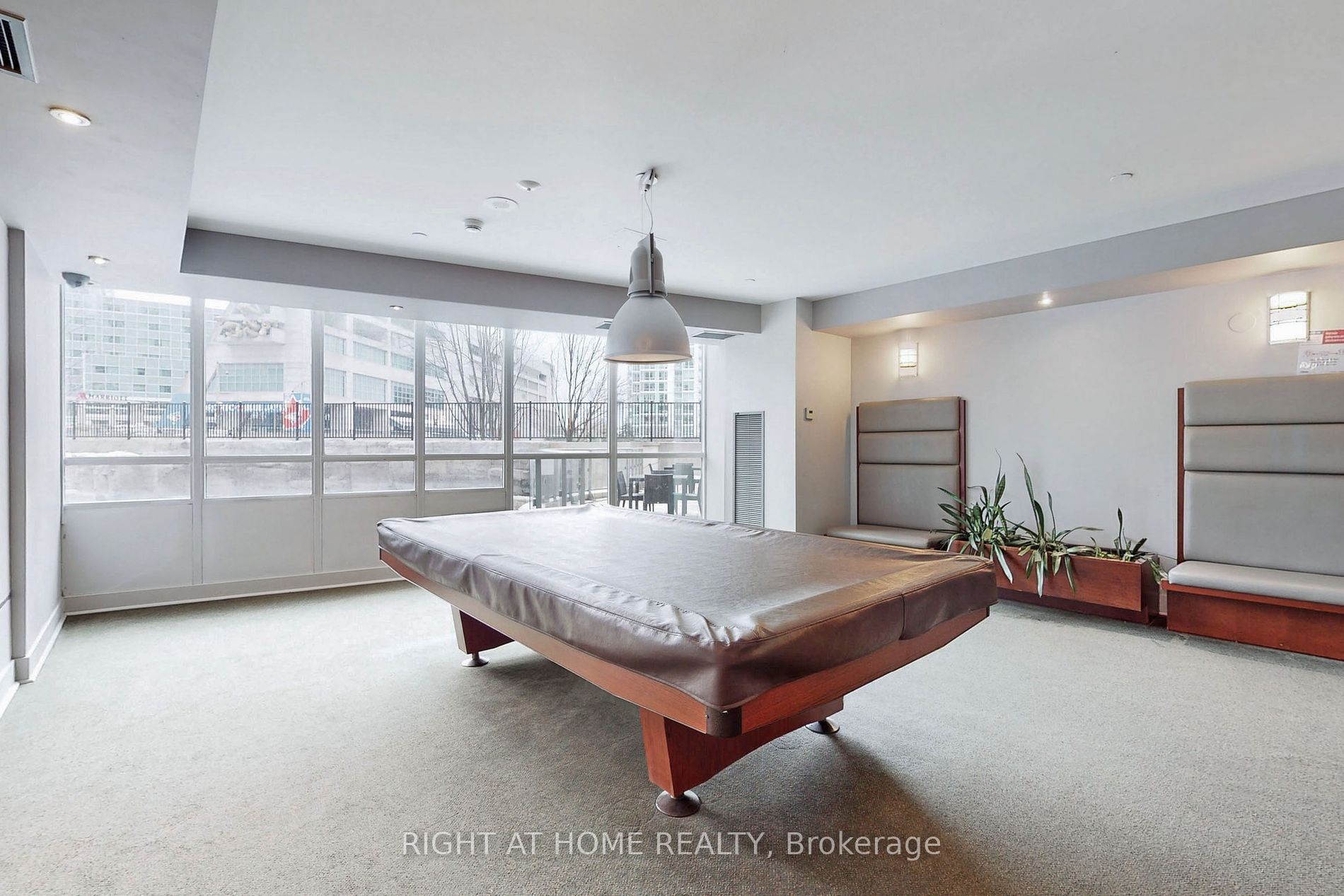 373 W Front St 2808