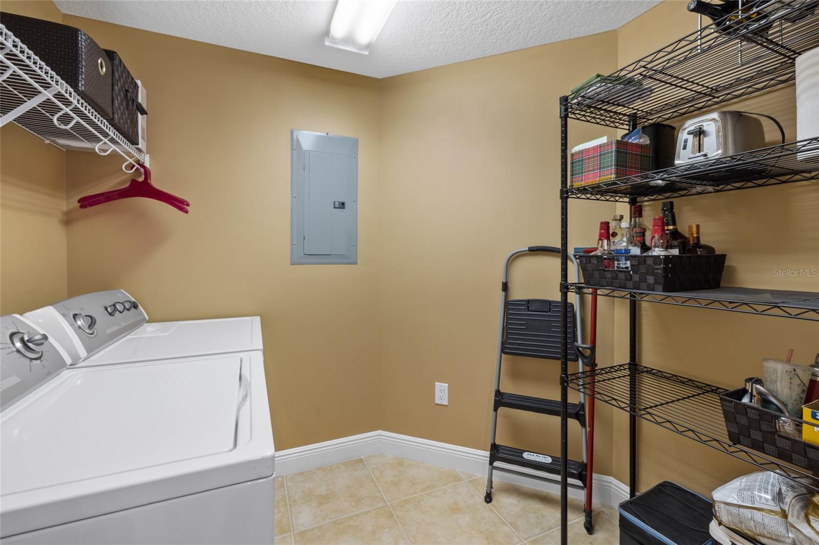 800 N Tamiami Trail 611