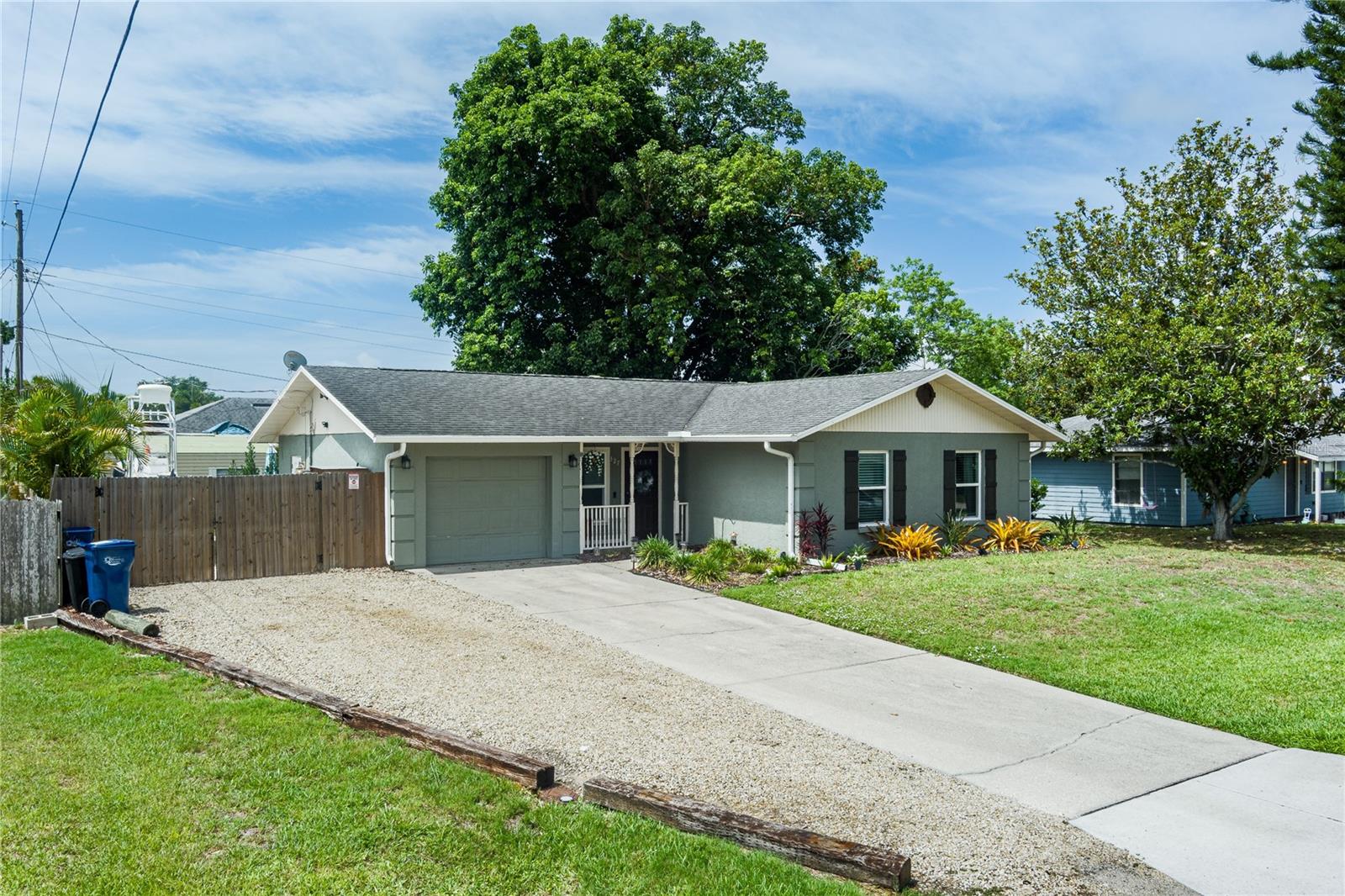 327 43rd Street Boulevard W