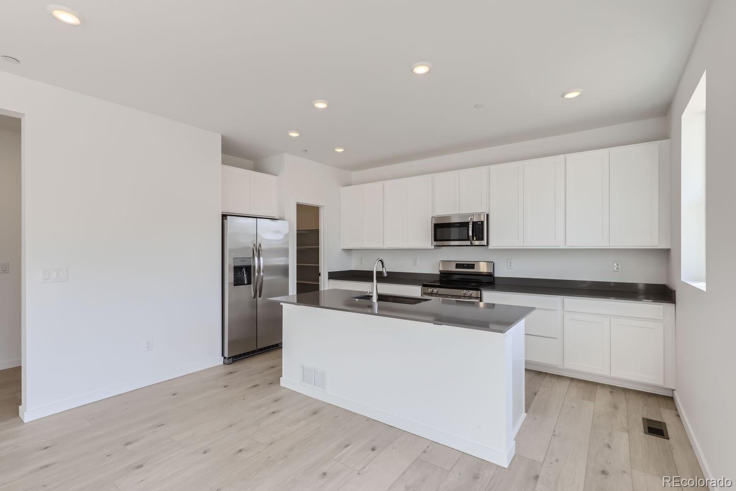 16494 E 109th Place