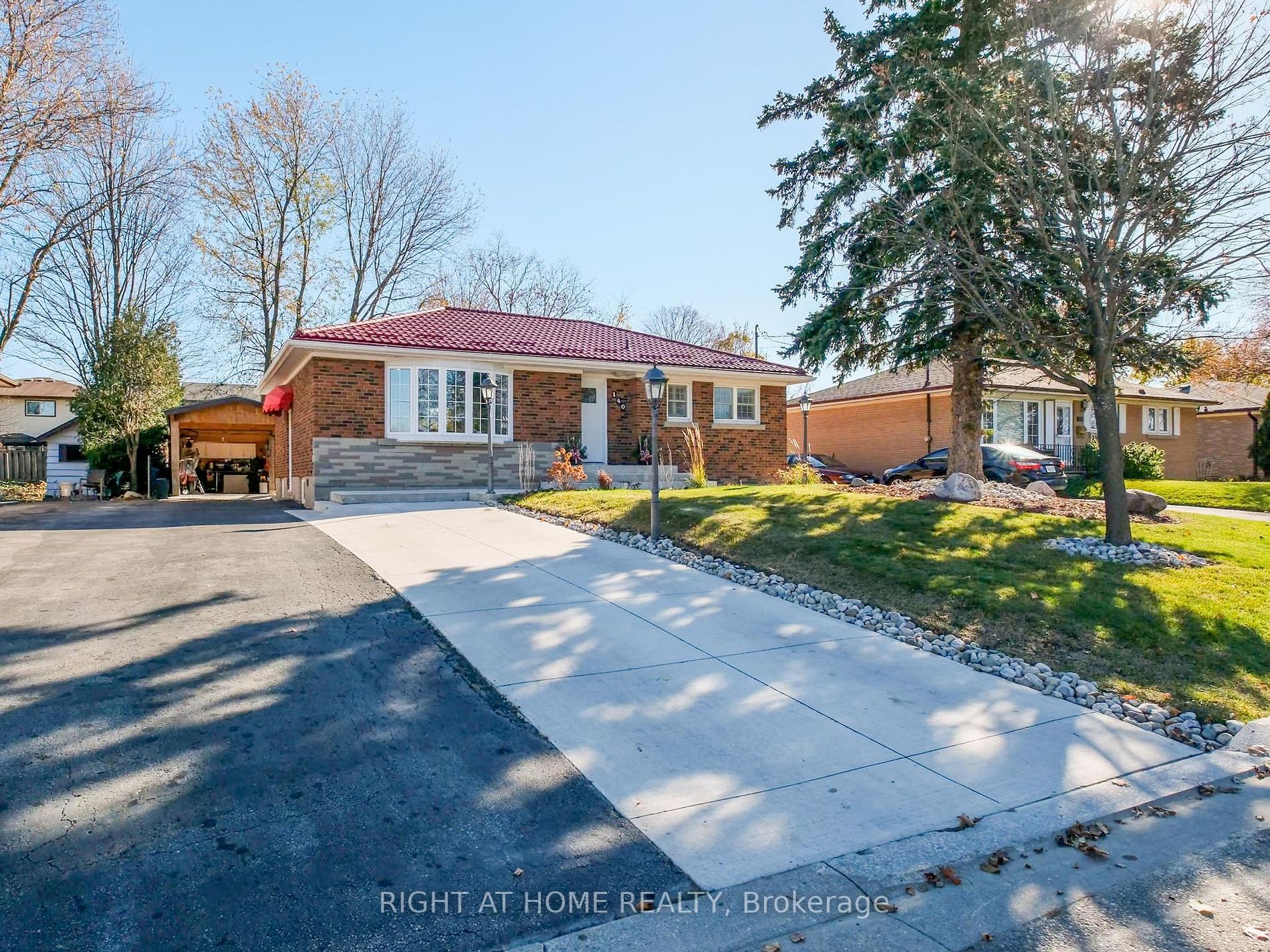 140 Meadowbrook Dr