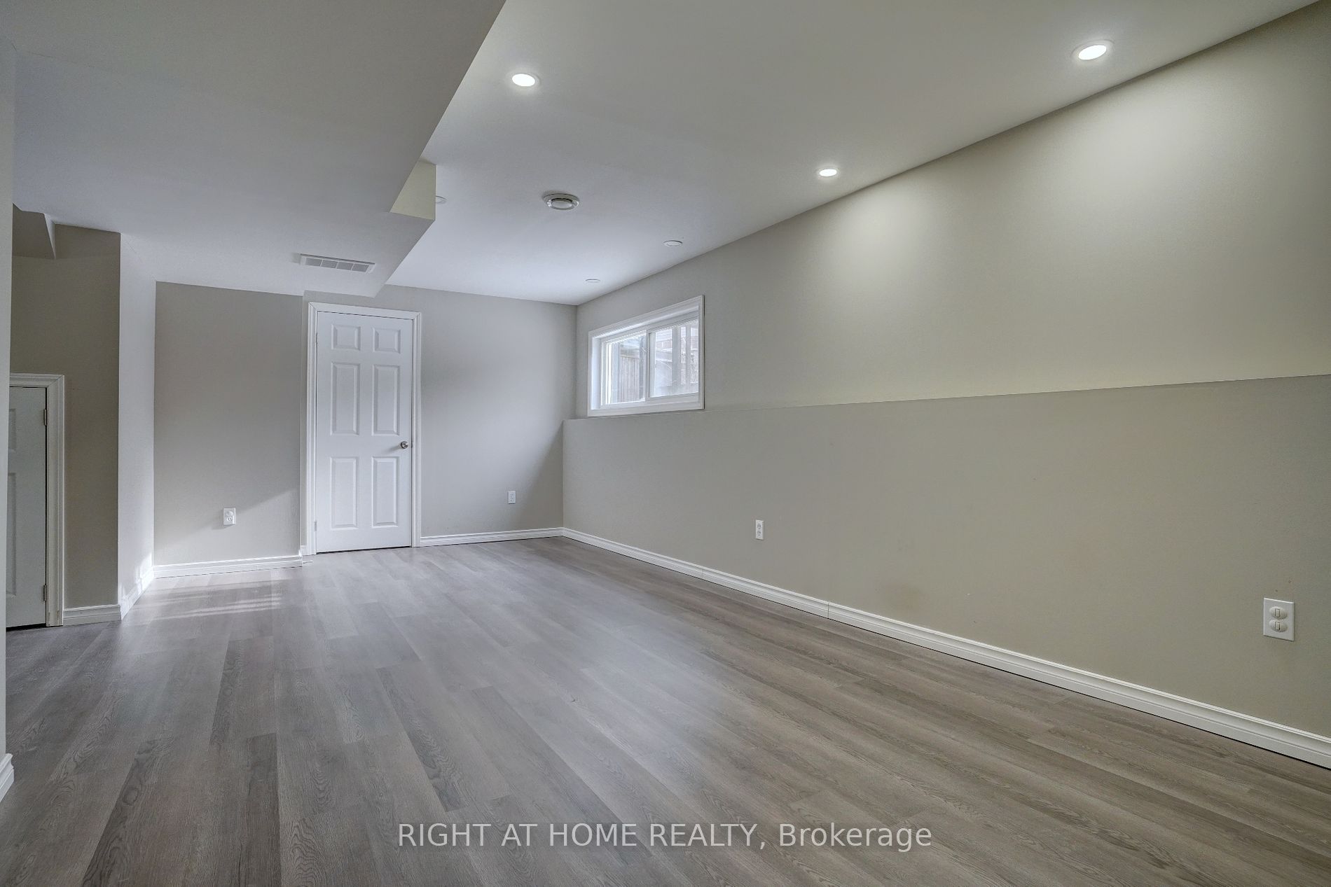 1087 Beneford Rd