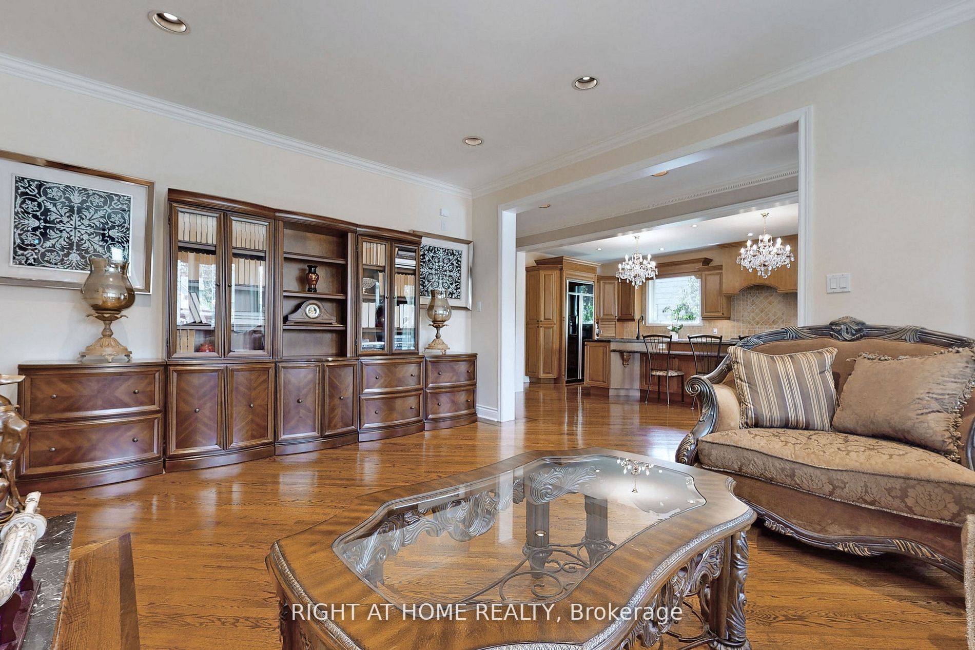 375 W Lakeshore Rd
