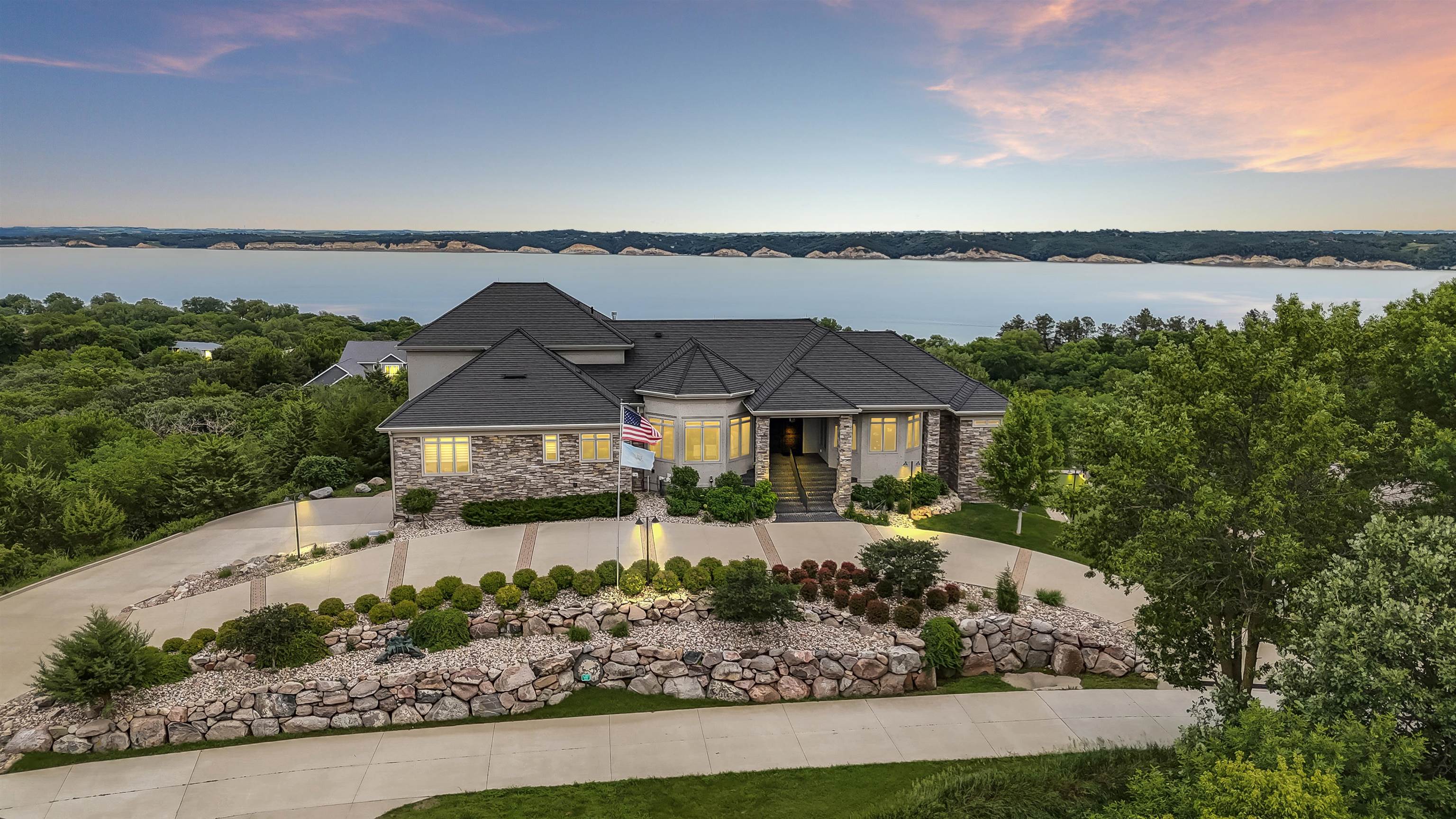 158 Signal Hill Road, Yankton, SD