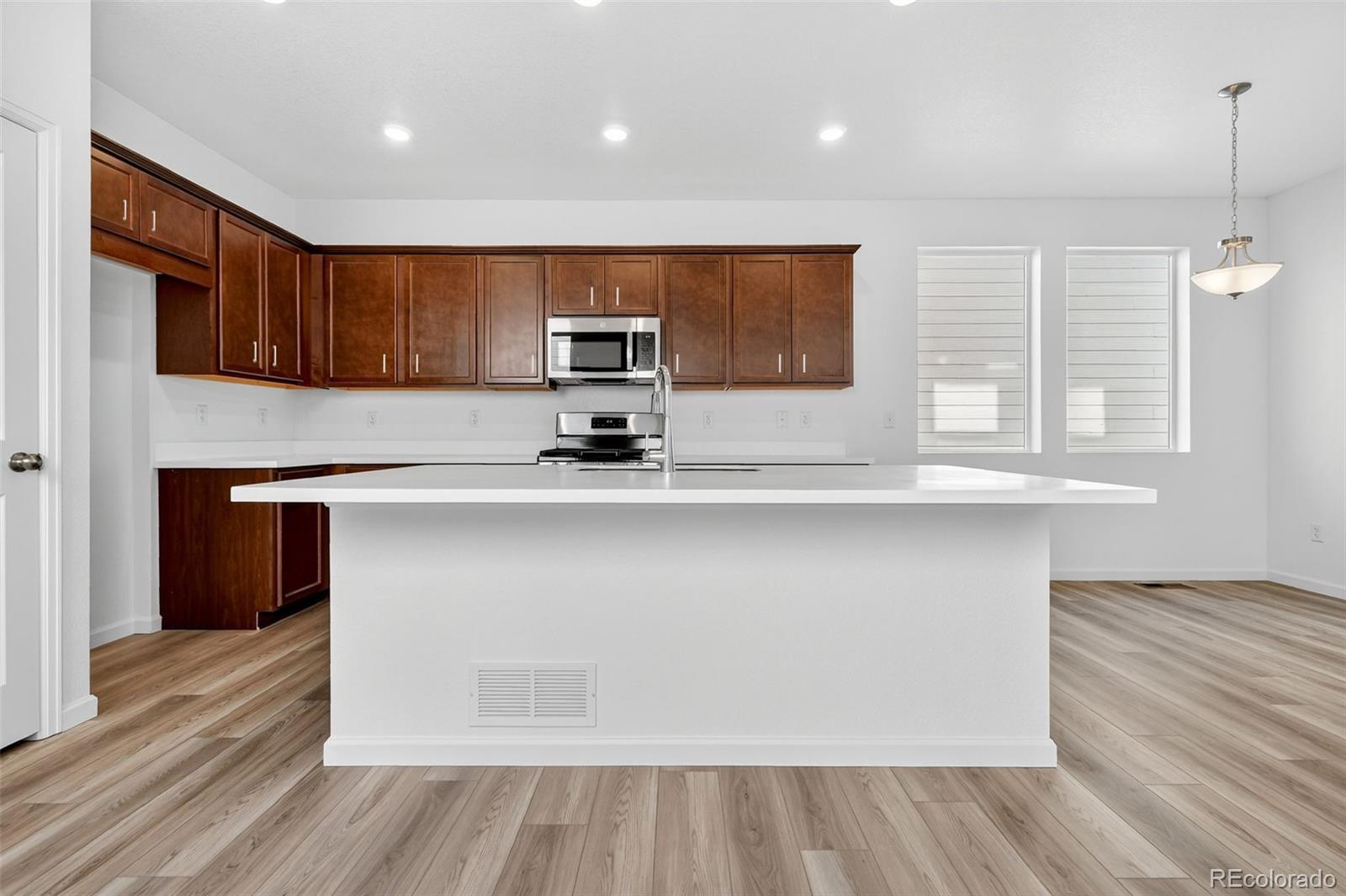 2110 Wagon Wheel Aly