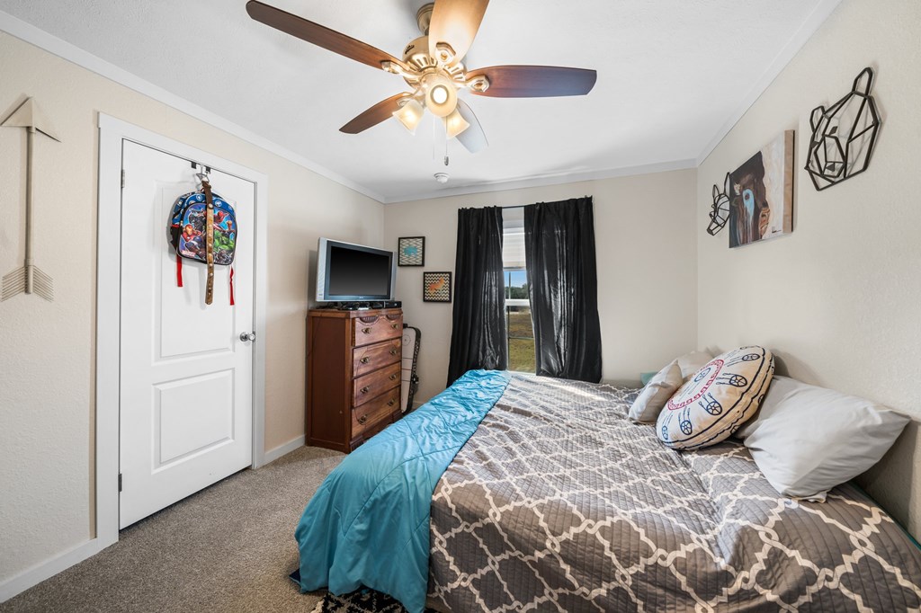 195 NW Crooked Creek Path