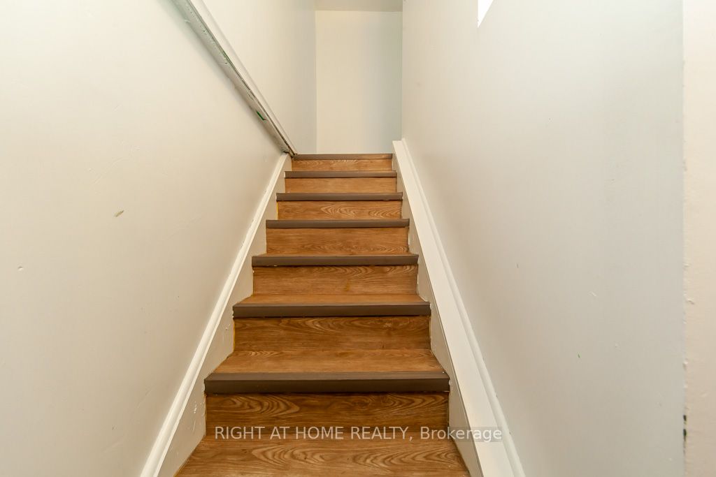 638 Dufferin St 3