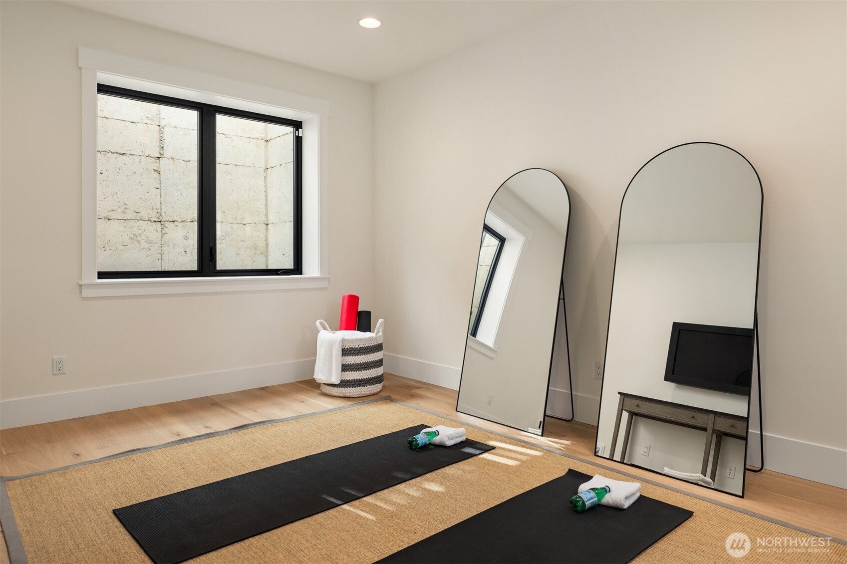 Flexible bonus room set up as a home gym