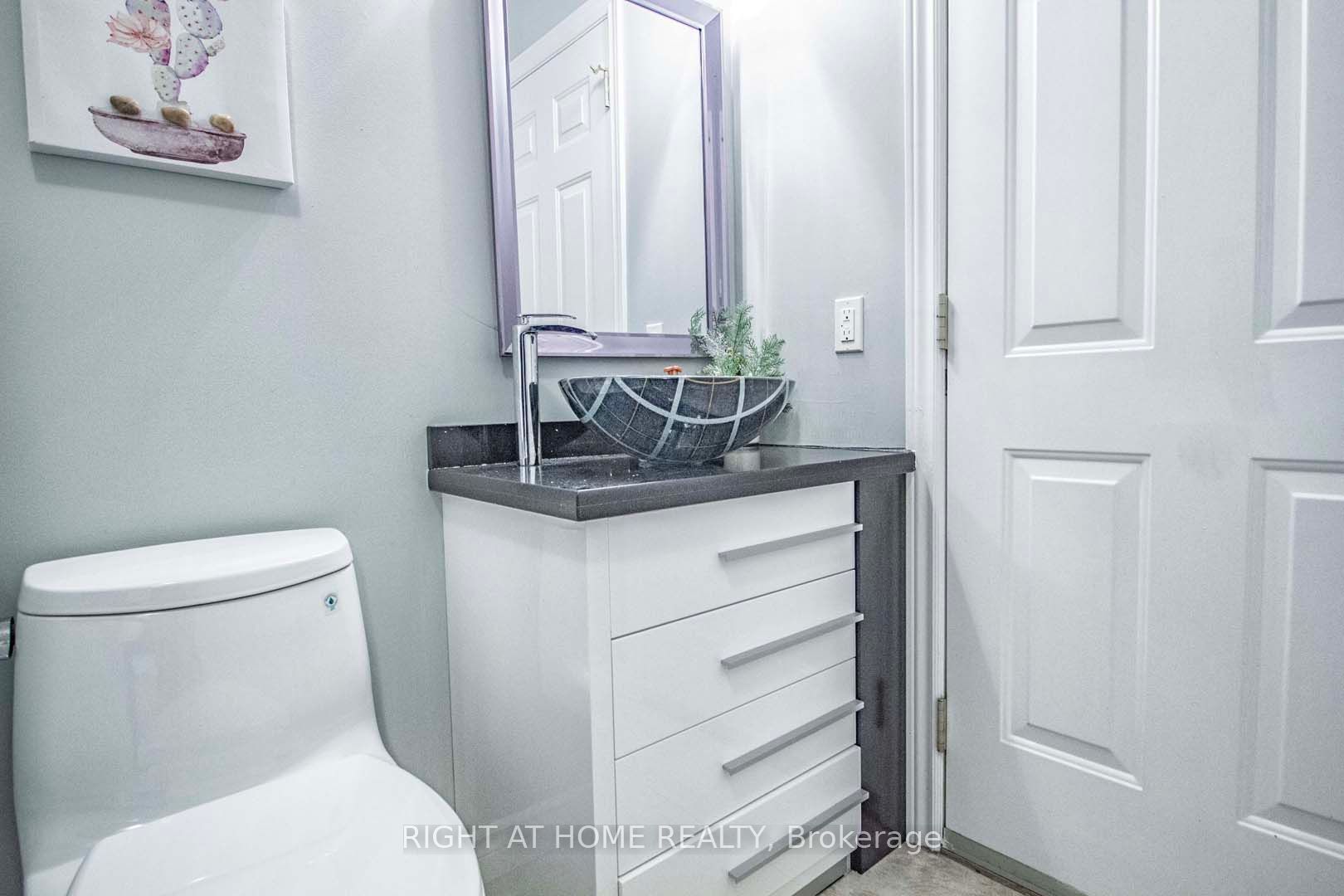 3243 New St 10