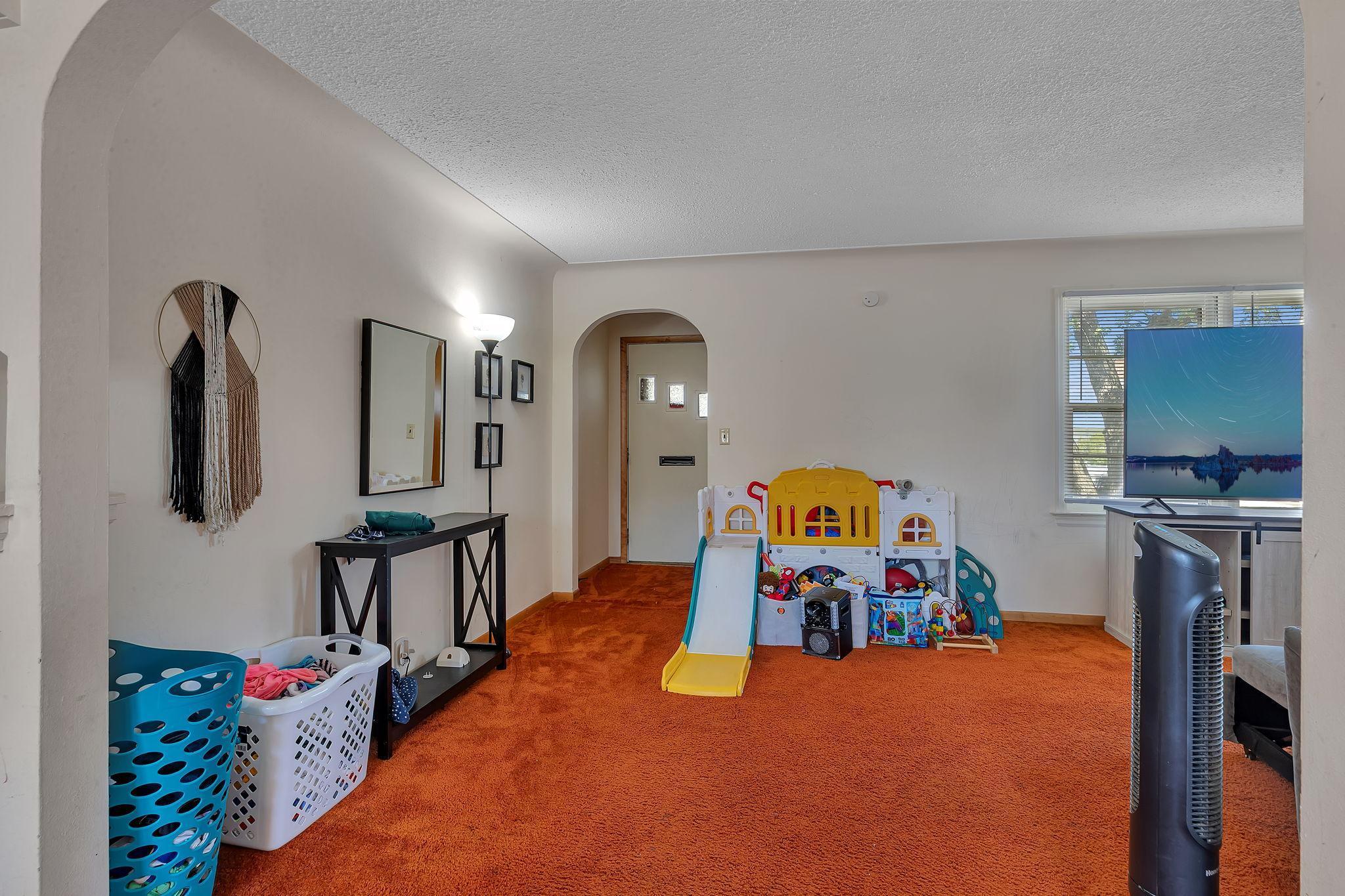 312 E Broadway