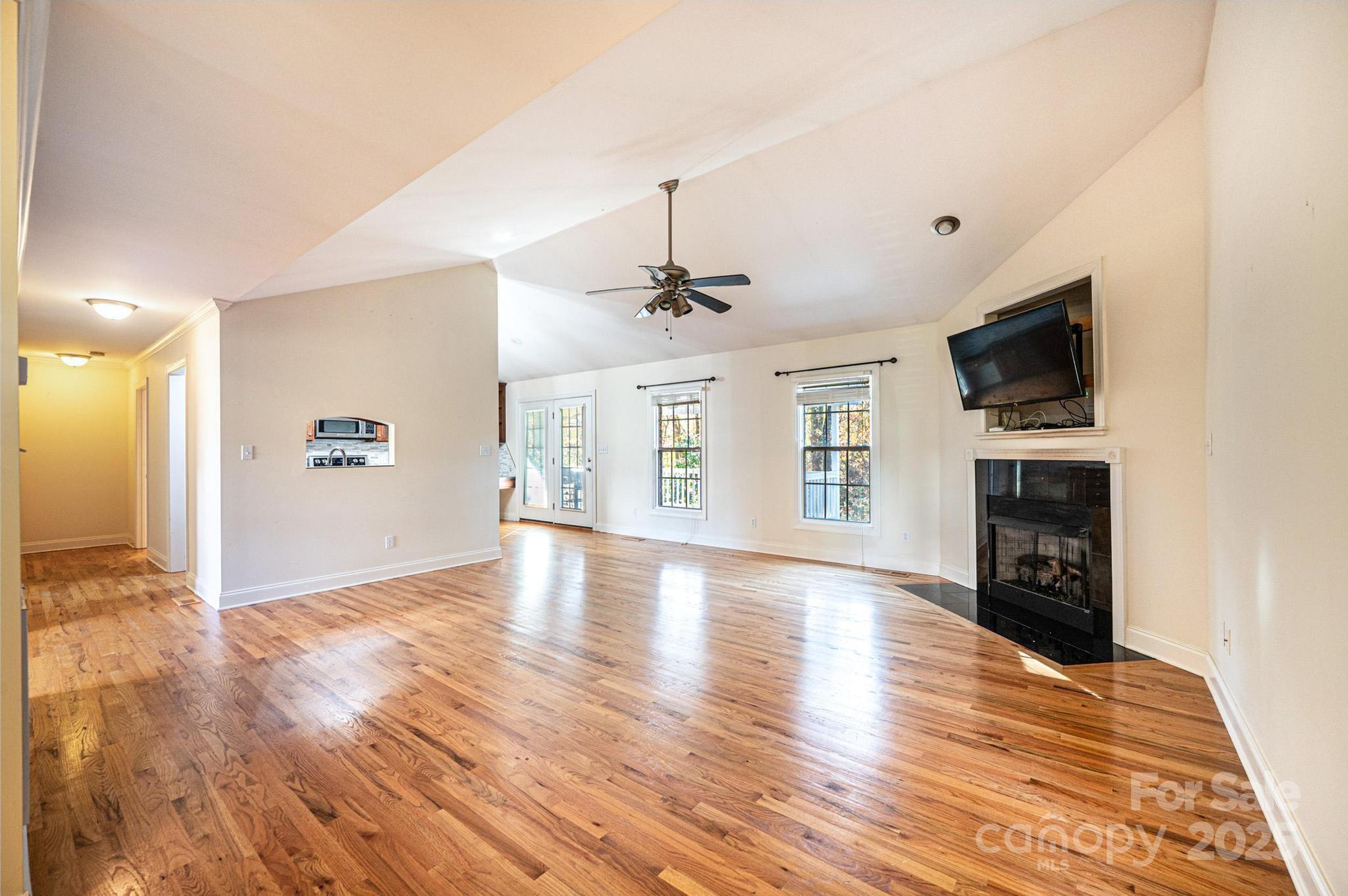 1436 20th Avenue Place NE