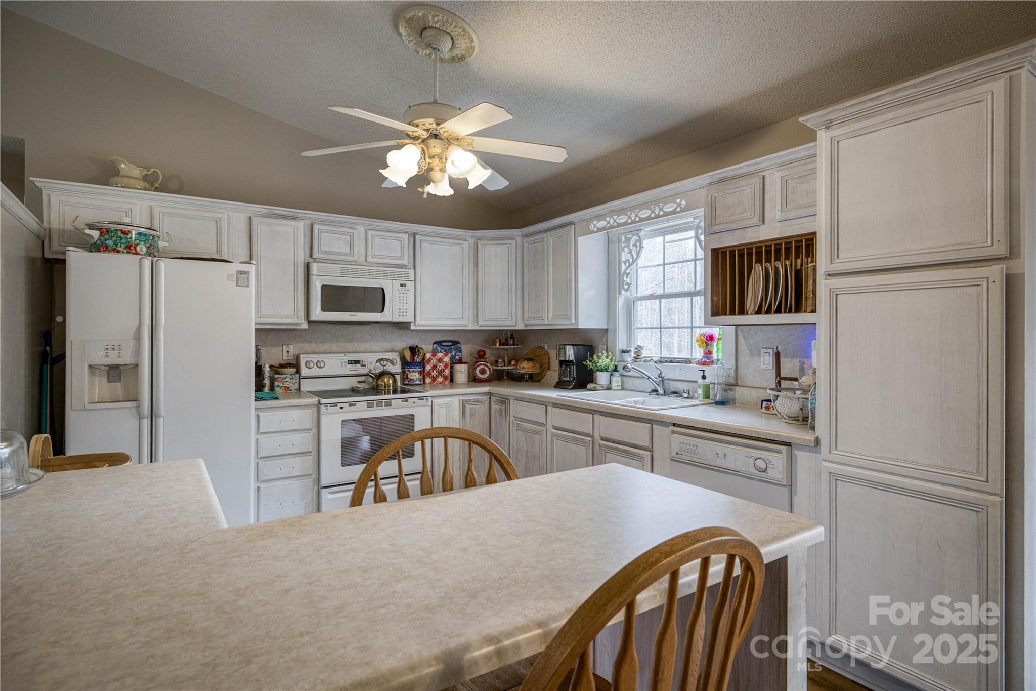 4381 Grover Place