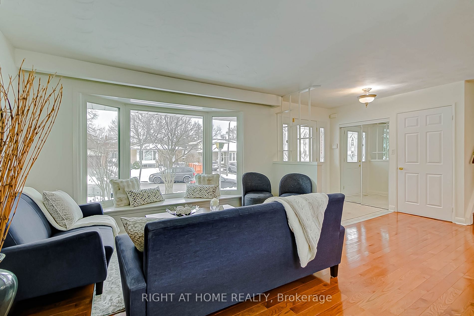 130 Cultra Sq