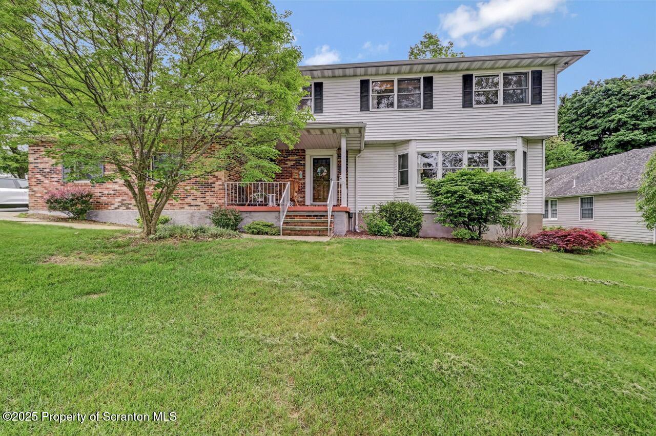 1001 Woodland Way