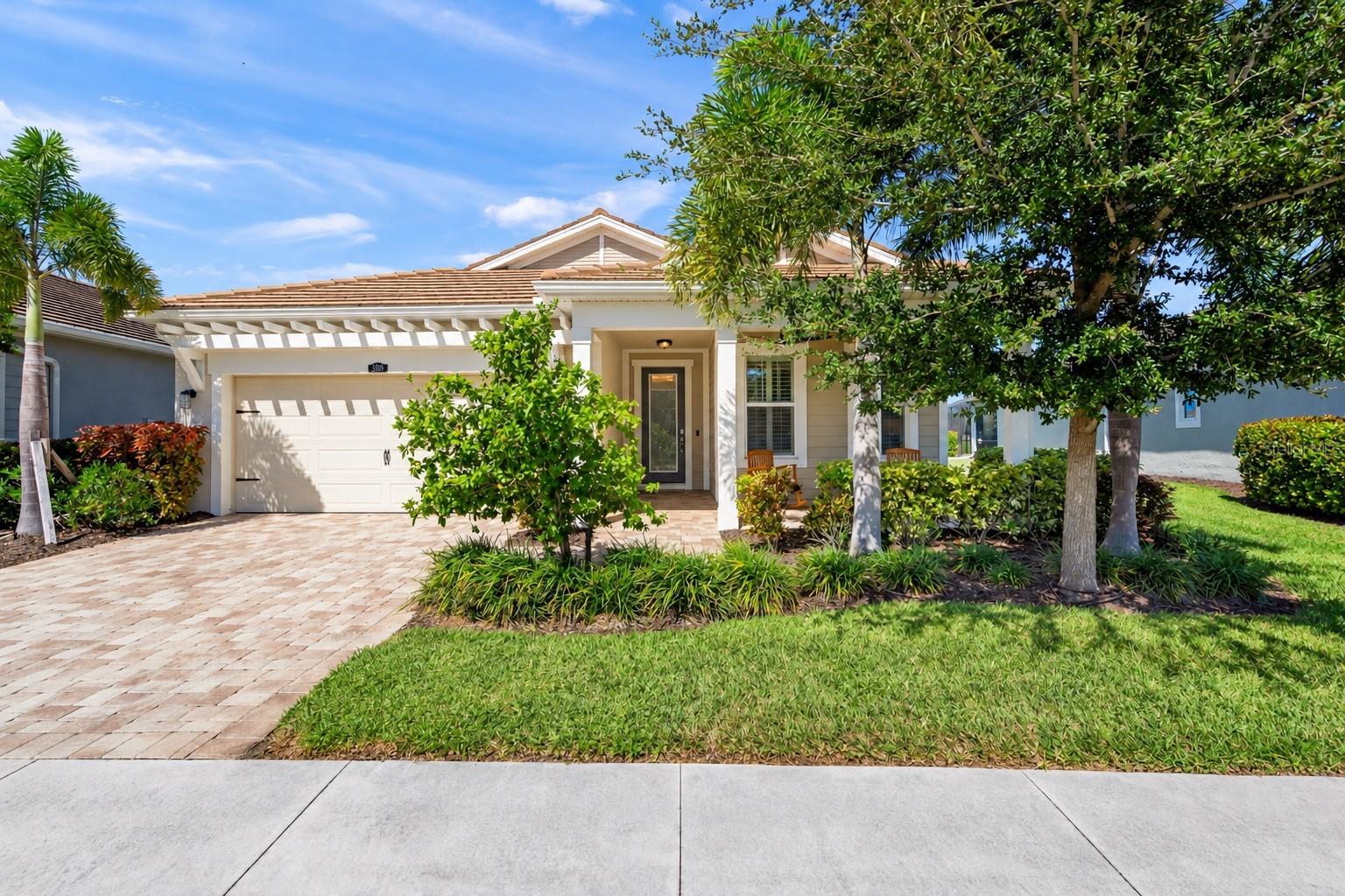 Sarasota Homes for Sale & Real Estate - FL | Sarasota Property Listings ...