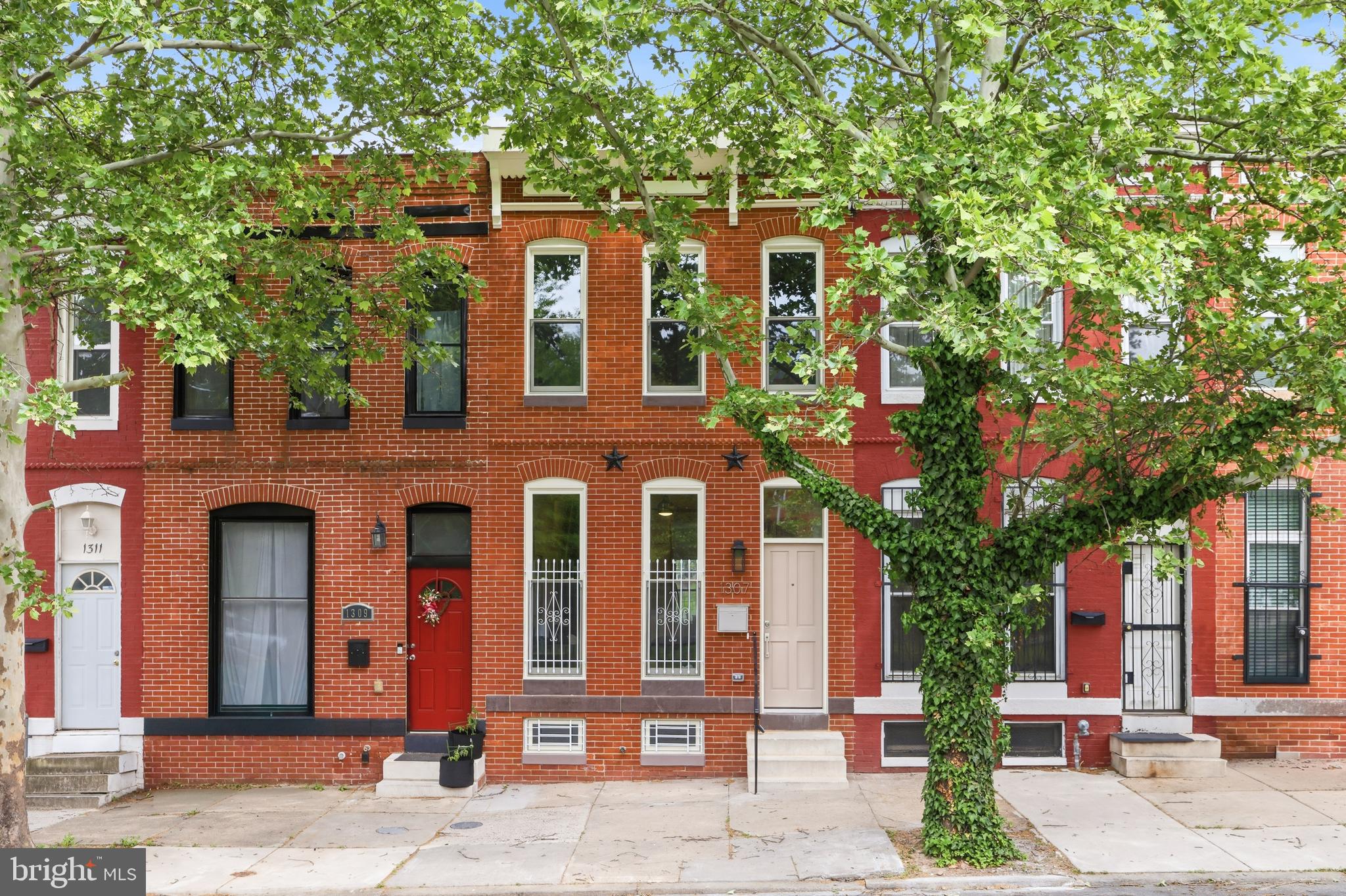 1307 N Broadway