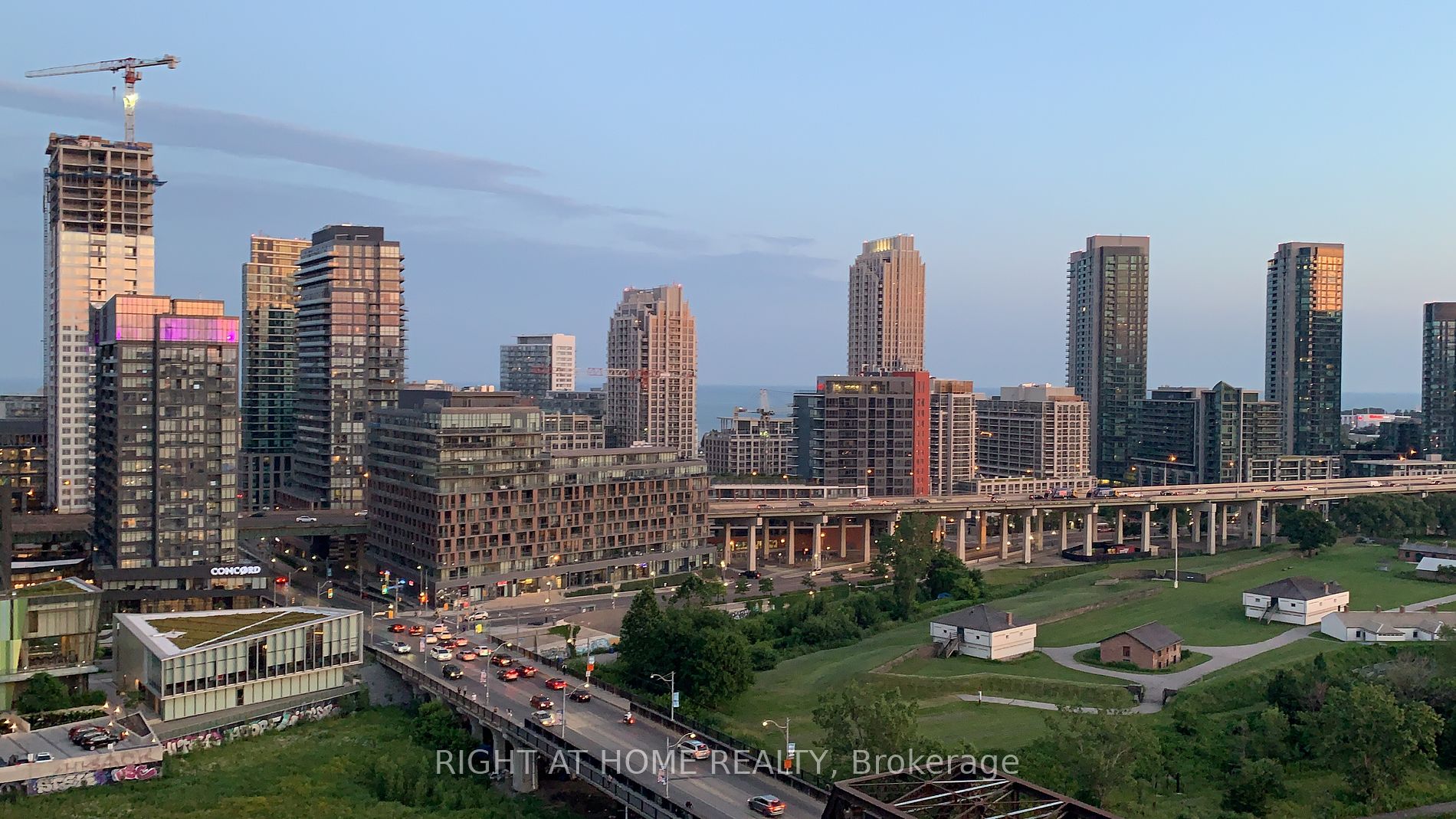 576 W Front St 1506E