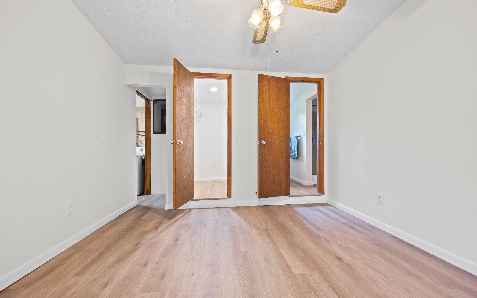 112 NE Rowan Rd