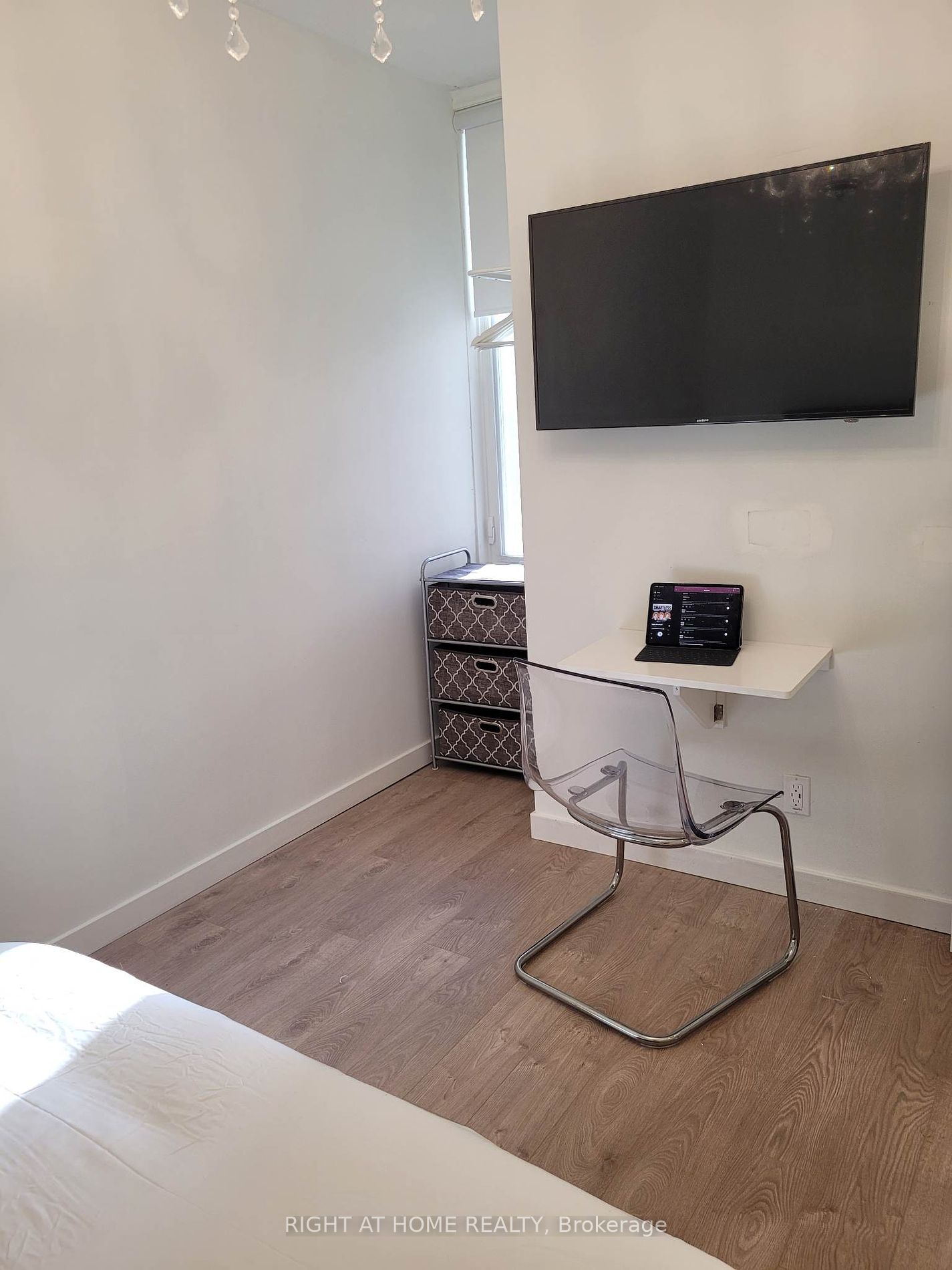 1054 Dufferin St 2nd Flr