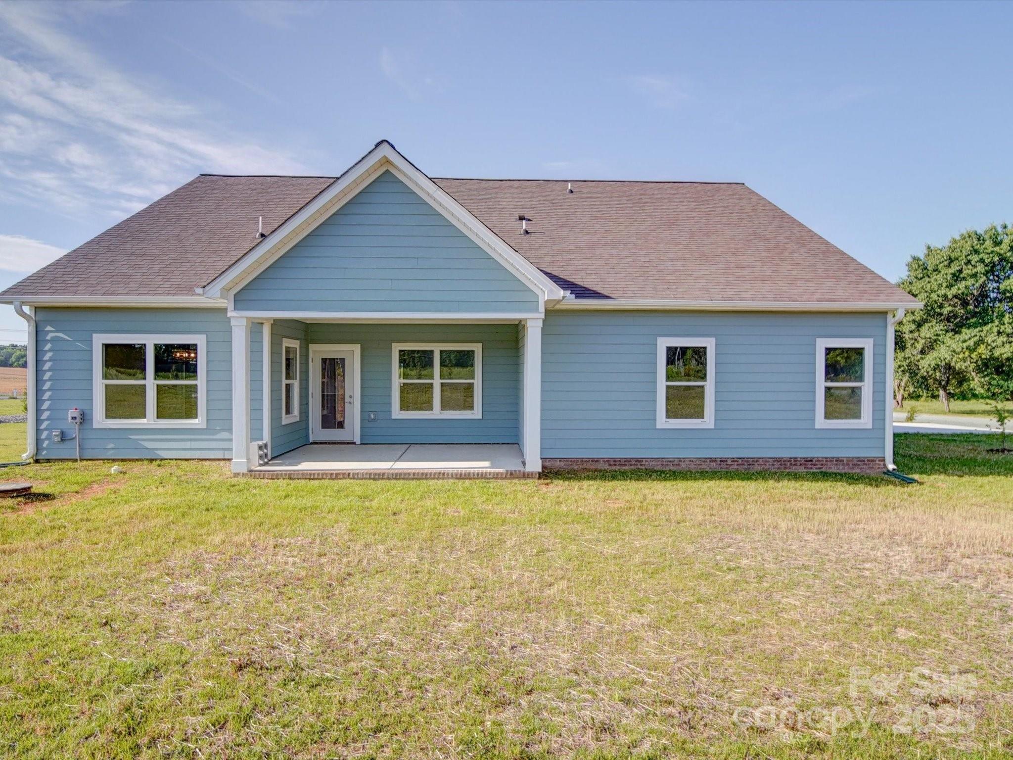 220 W Lawyers Road
