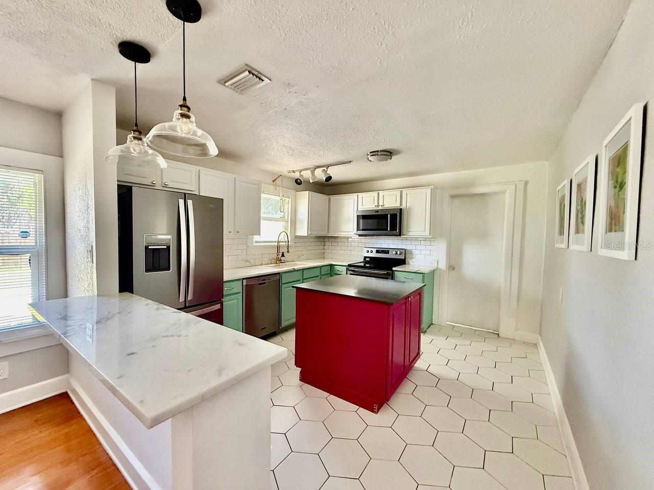 2120 46th Av N
