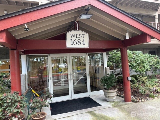 Bellevue - 1684  152nd Avenue NE