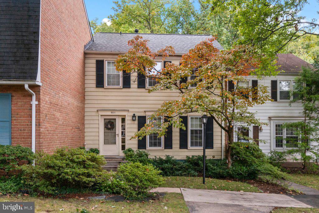 9011 Queen Maria Court