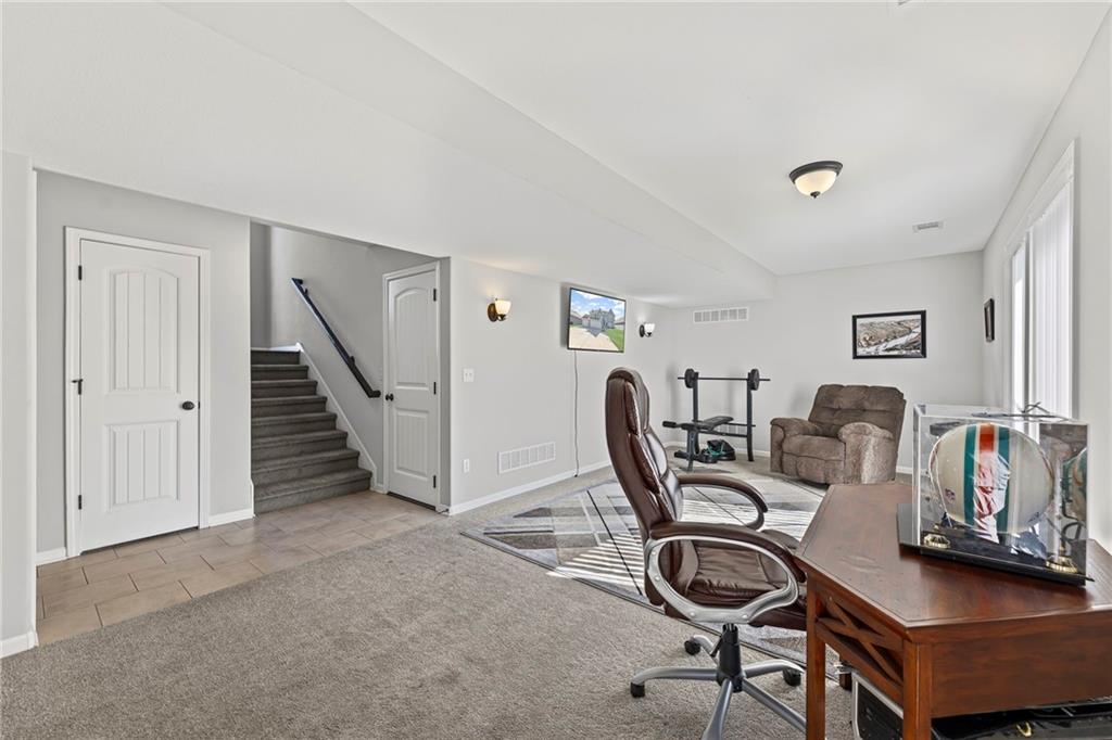 6720 N Cypress Avenue