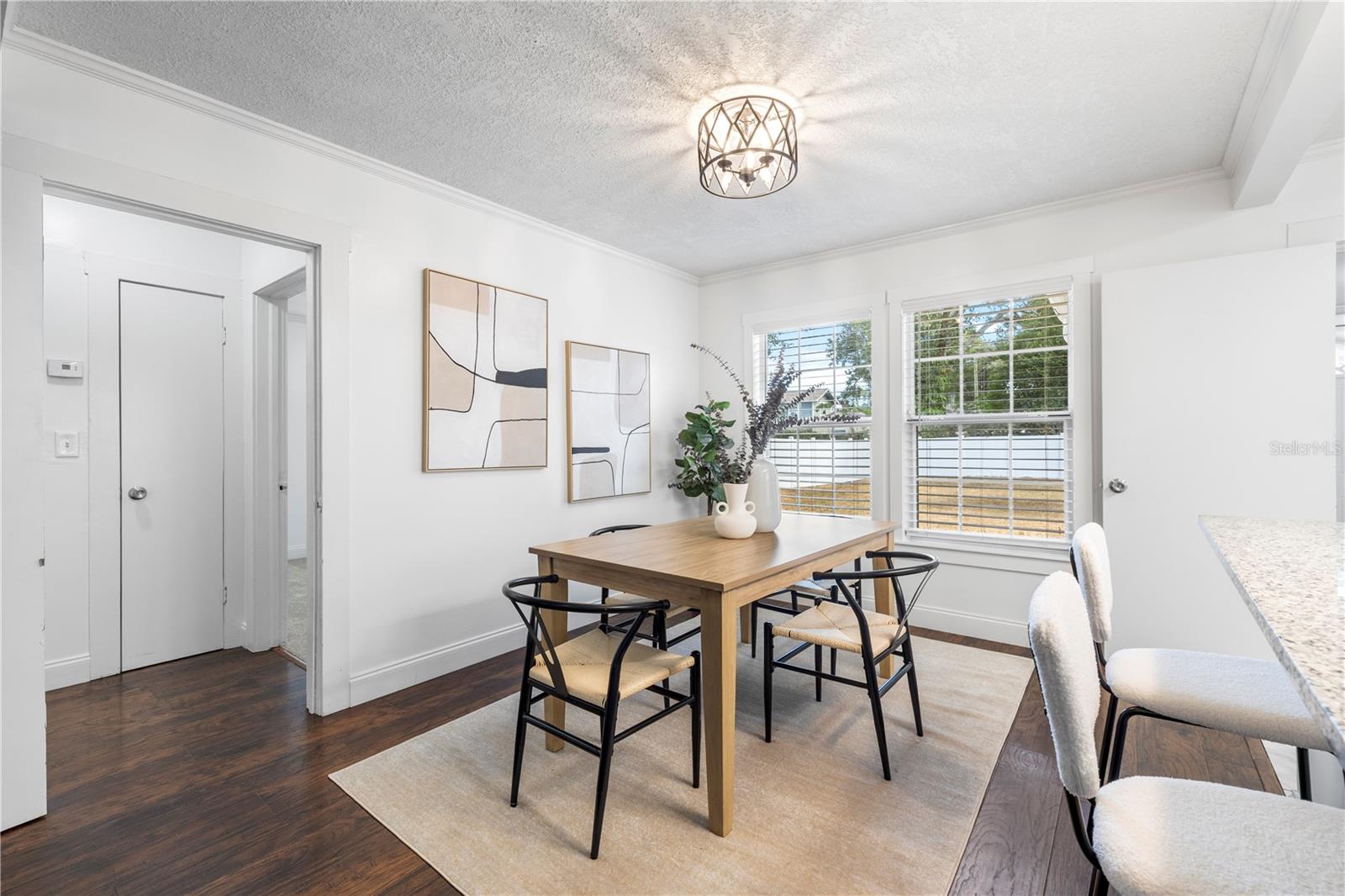 4009 N Seminole Avenue