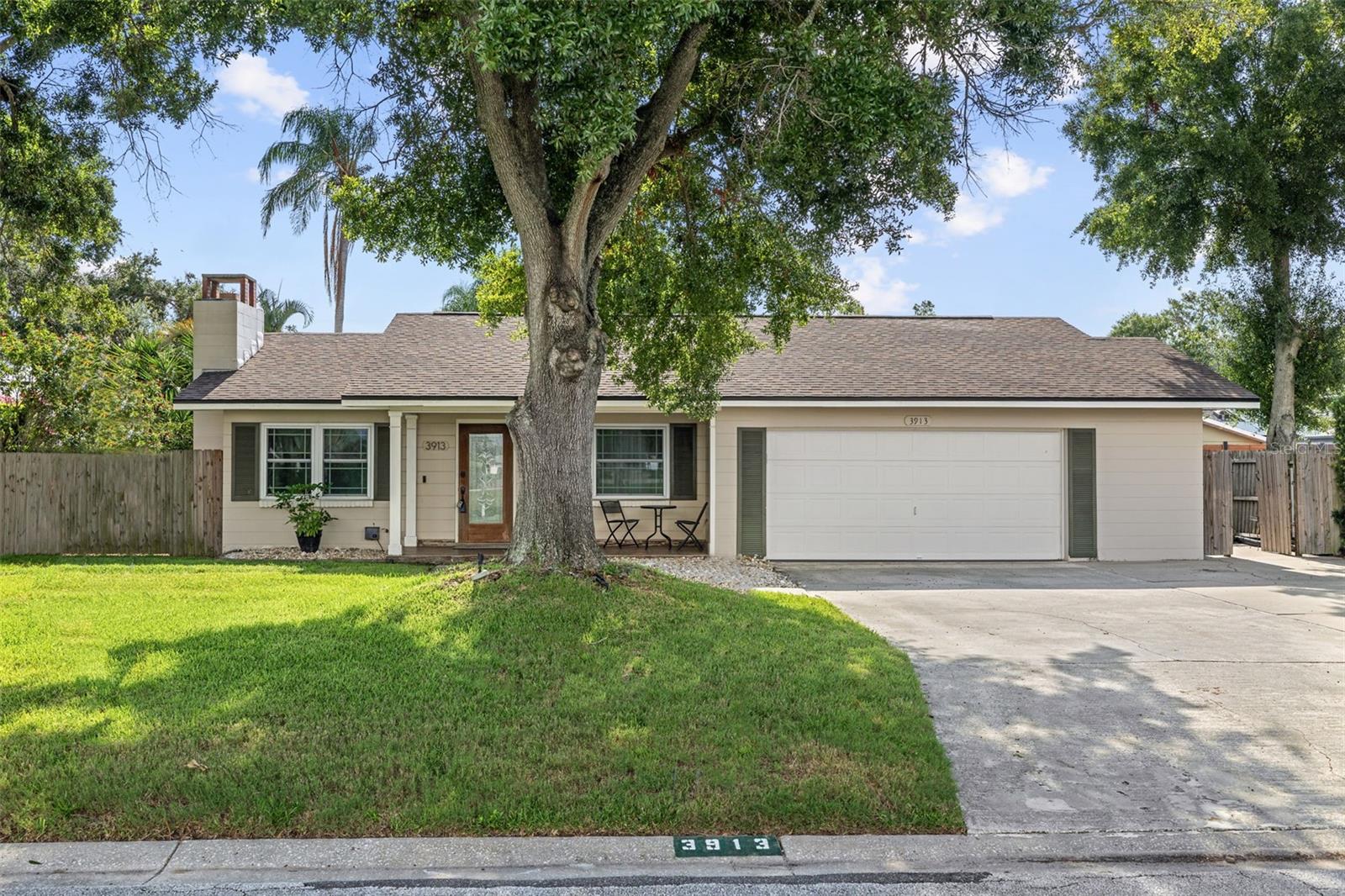 3913 W Eden Roc Circle