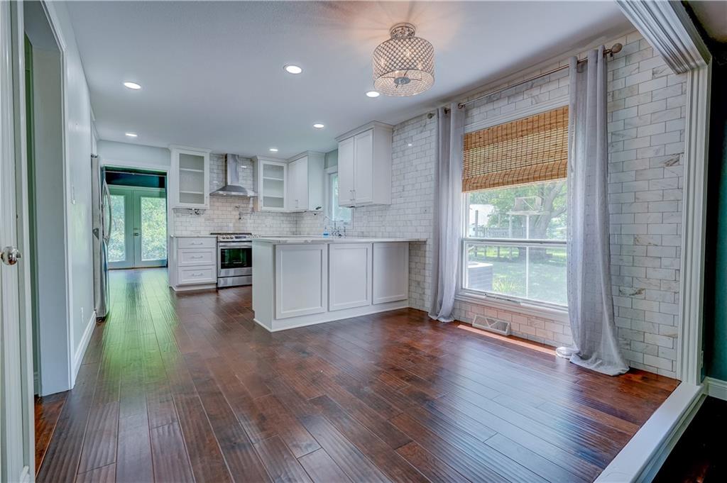 6830 NW Prairie View Road