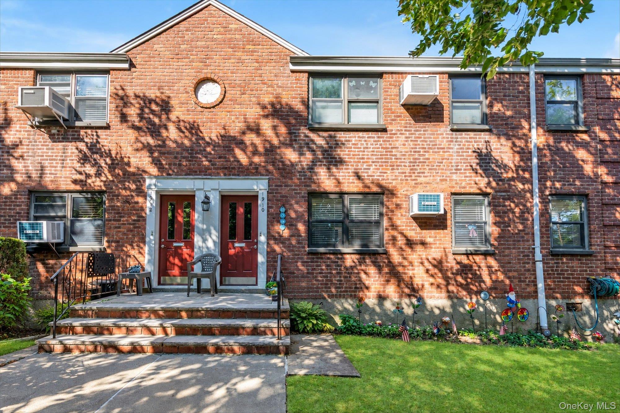 Move Right Into This Sunny, Fully Updated Lower Two Bedroom Unit in Clearview Gardens. Offering an Open Living Room/Dining Area with Gleaming Hardwood Floors, Hi Hats, Ceiling Fans, and Crown Molding Throughout. The Beautifully Renovated Eat-In Kitchen Offers Quartz Counters, Stainless Steel Appliances, and a Washer/Dryer. Two Spacious Bedrooms and a Modern Full Bathroom. Conveniently Set Near Shopping, Schools, Parks, and Transportation.
