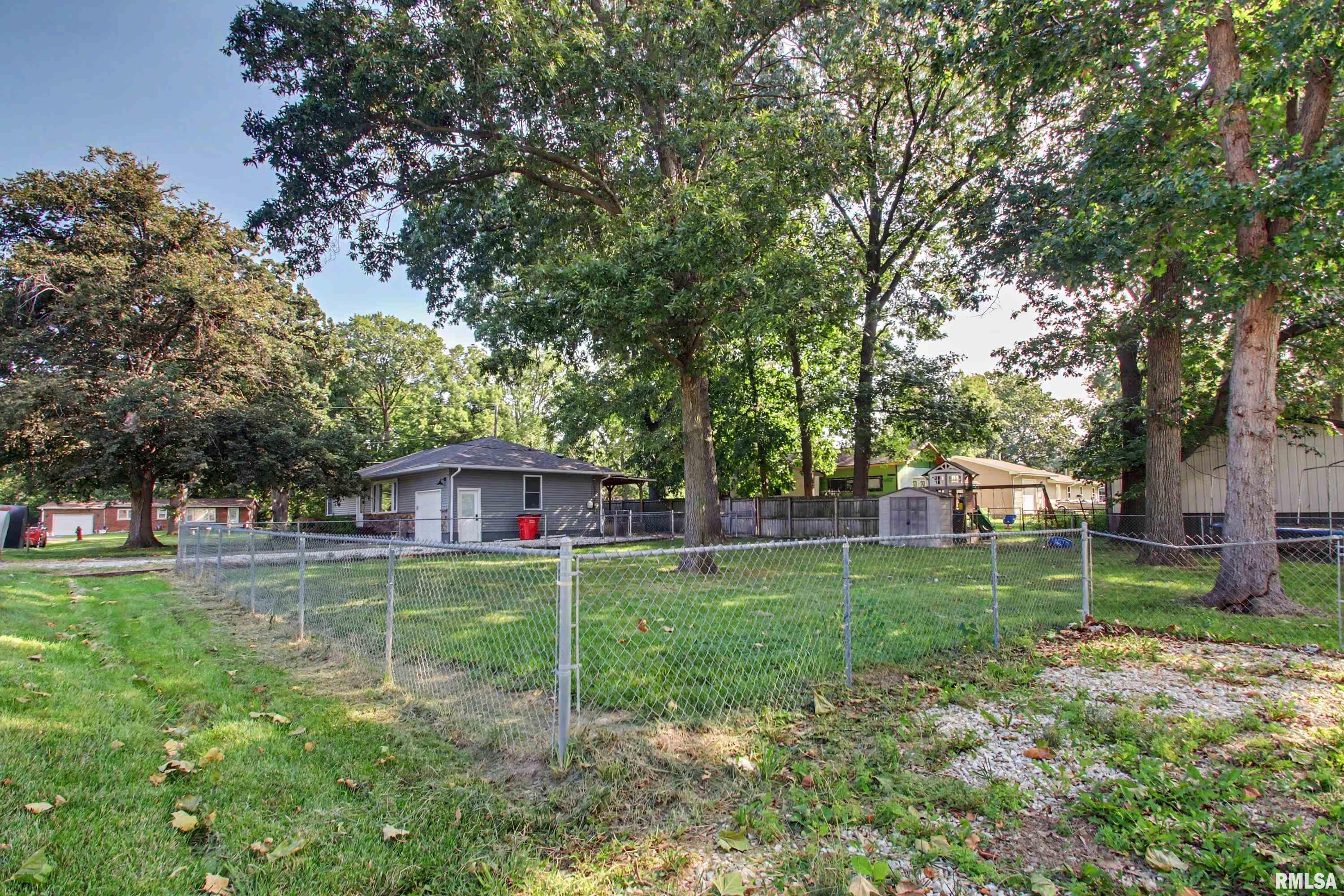 530 Hickory Grove W